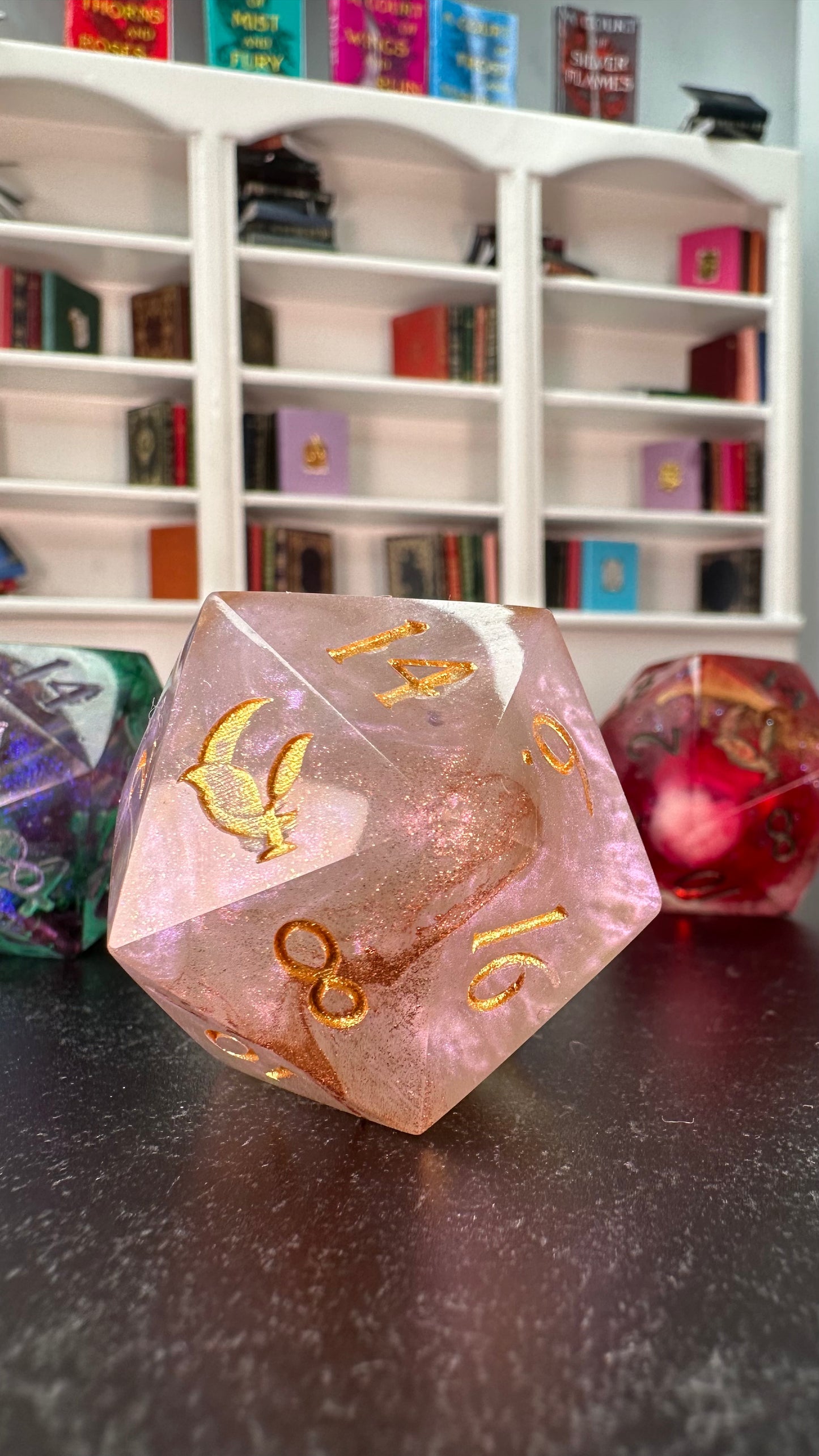 Helios- 40 MM Logo d20 Chonk