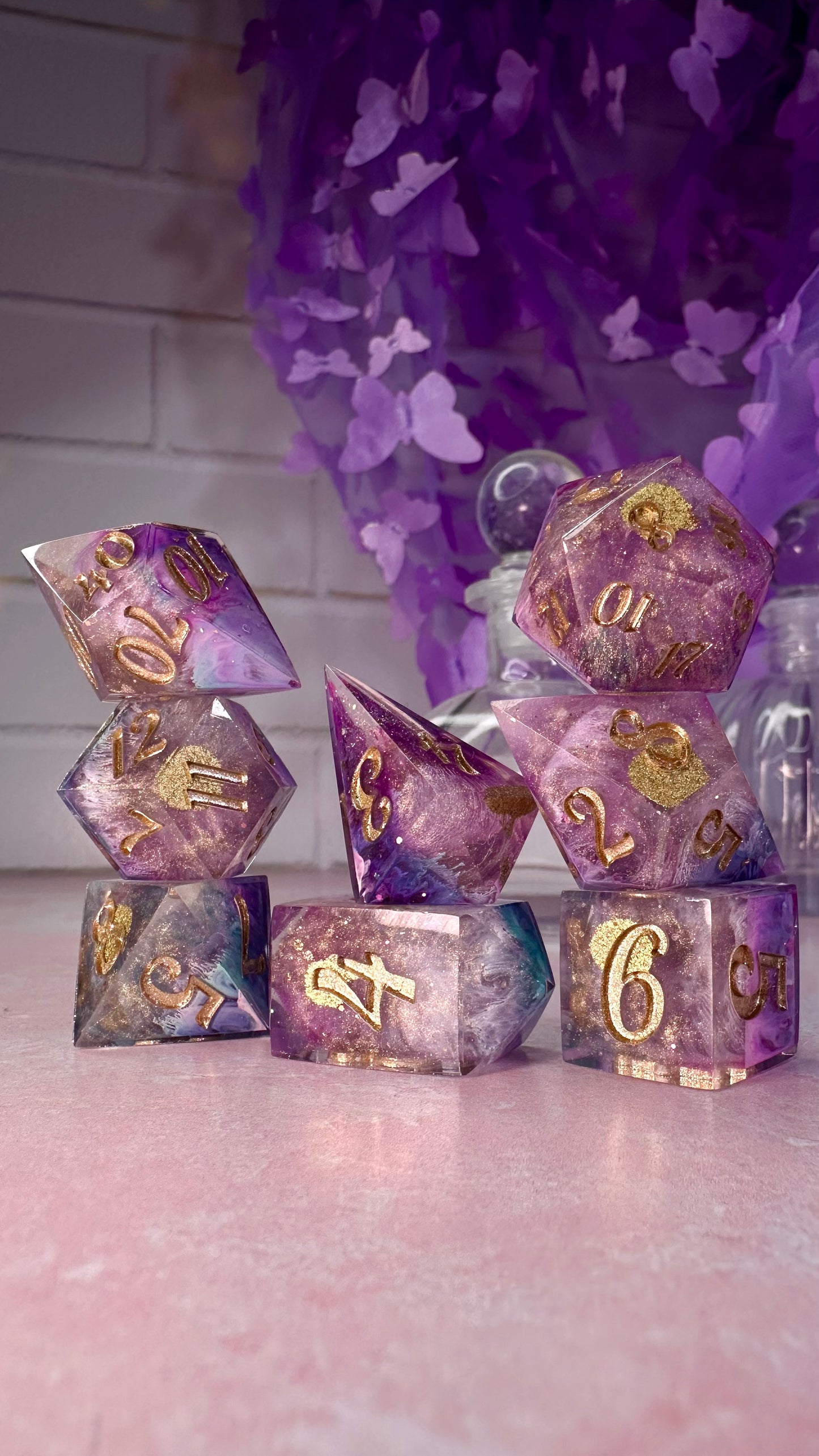 "I am your Venus" 8 piece polyhedral dice set (Large) (Beta) Pobody's Nerfect