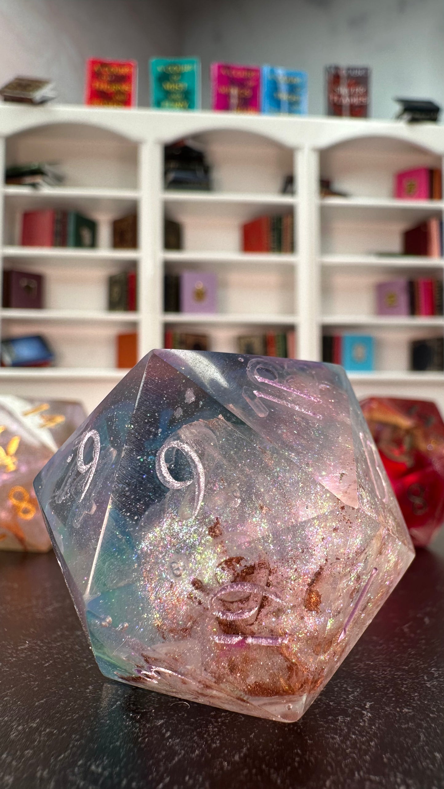 Velaris- 40 MM Logo d20 Chonk