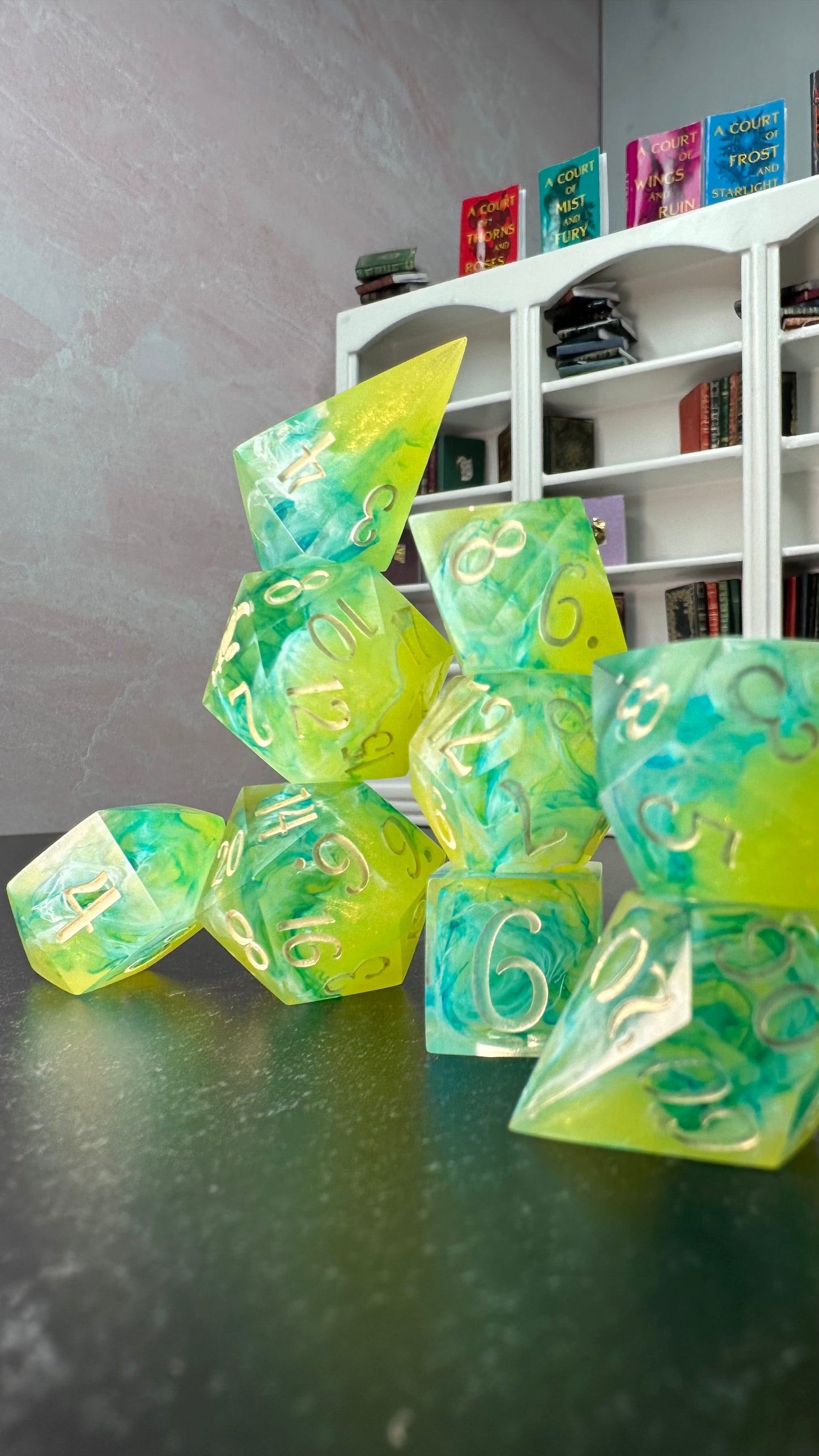 Varian- 8 piece polyhedral dice set