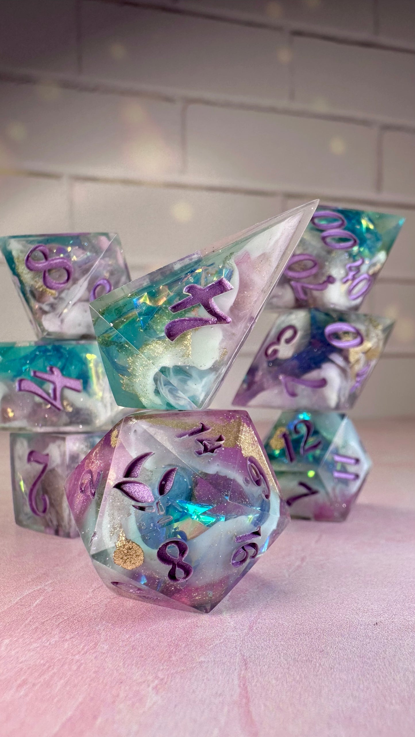 Lark-8 piece polyhedral dice set (Large)