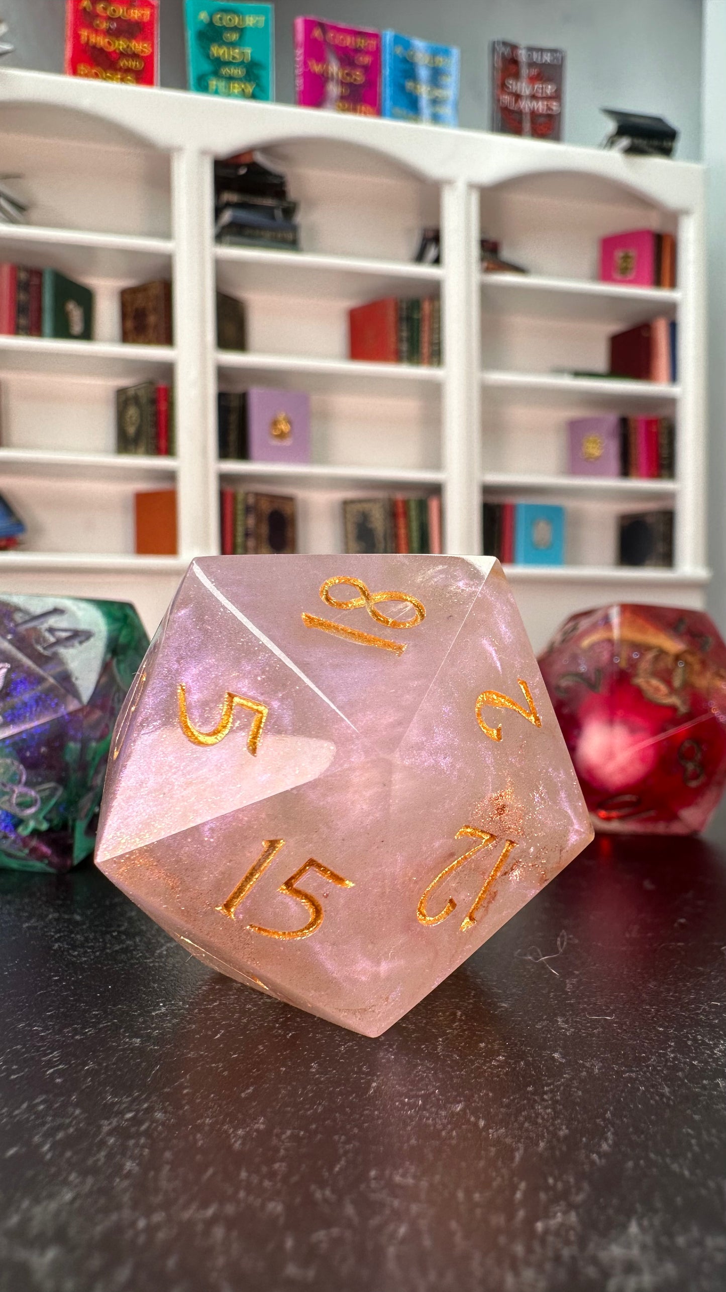 Helios- 40 MM Logo d20 Chonk