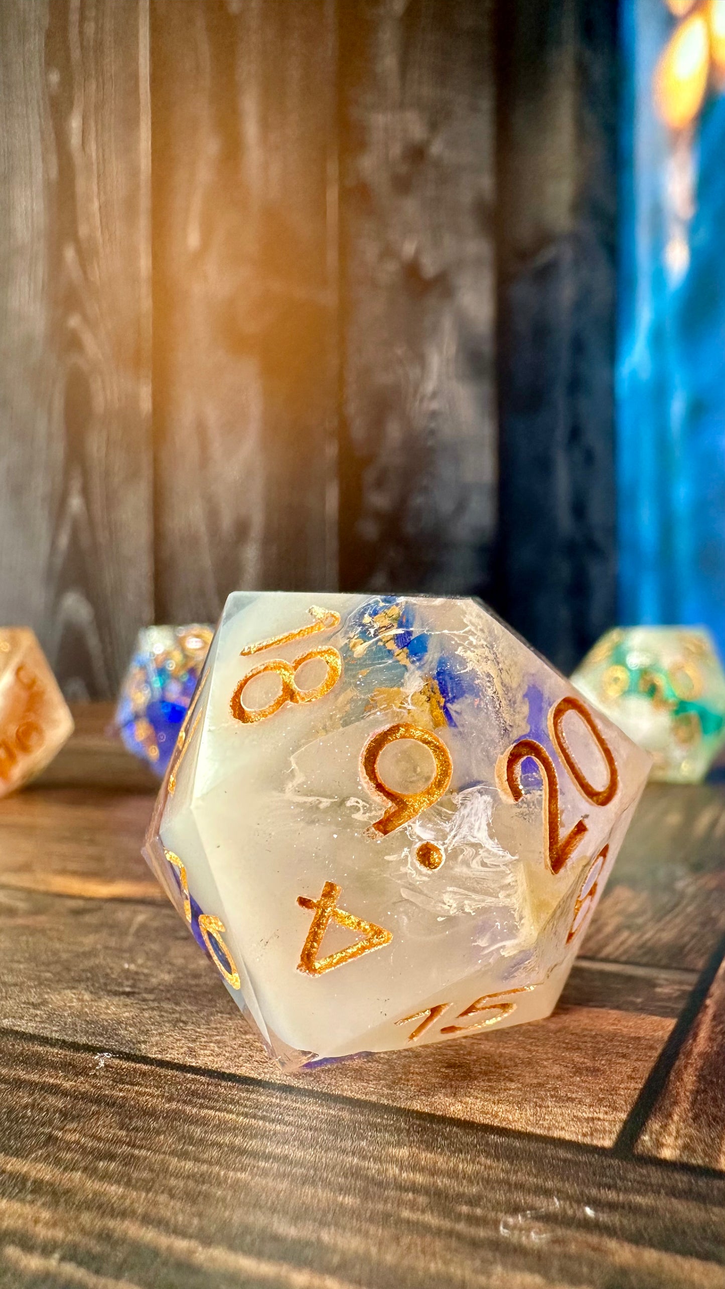 Falling In To Prythian 35mm Chonk D20
