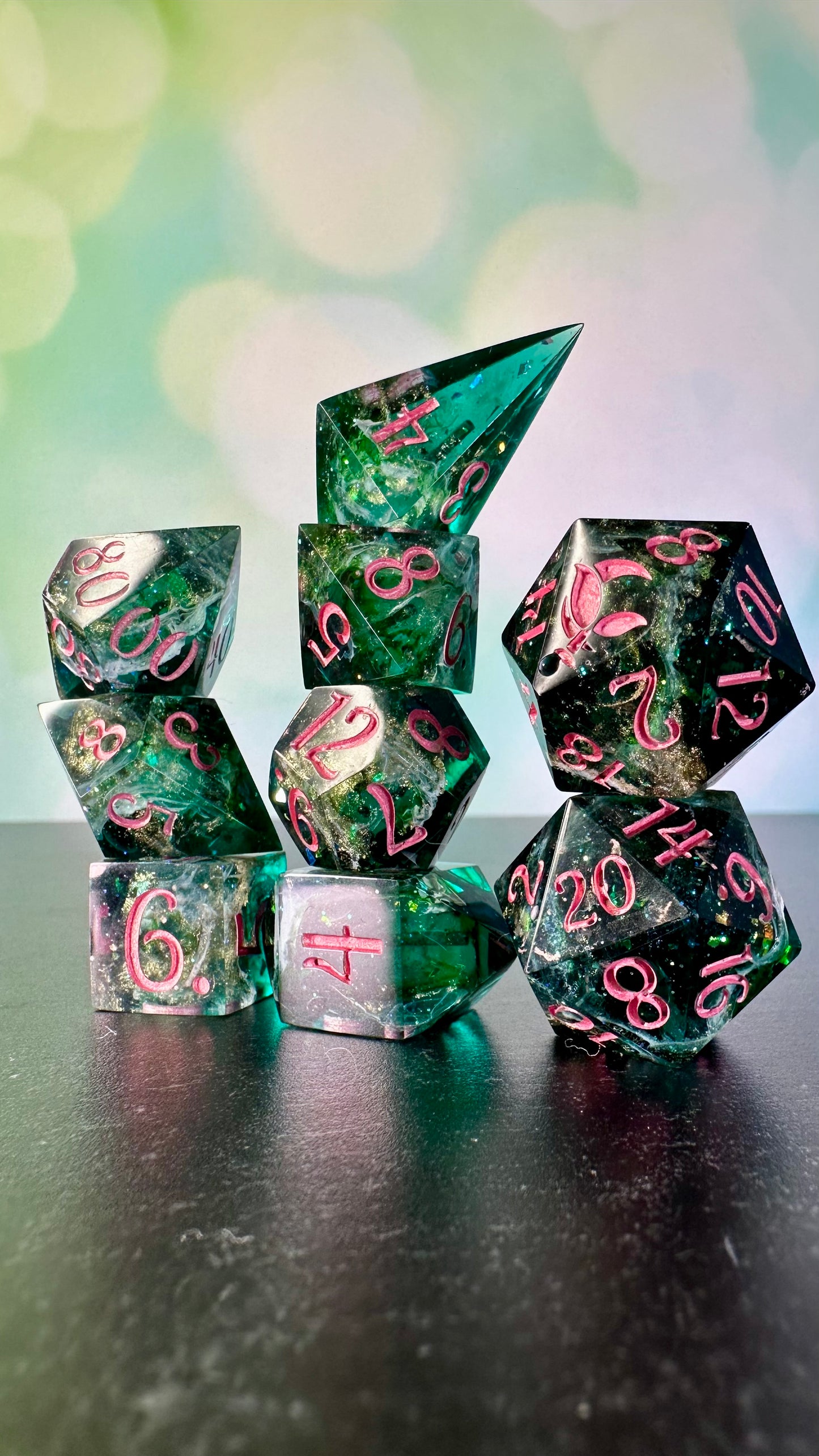 A Court of Thorns and Roses- 8 piece polyhedral dice set