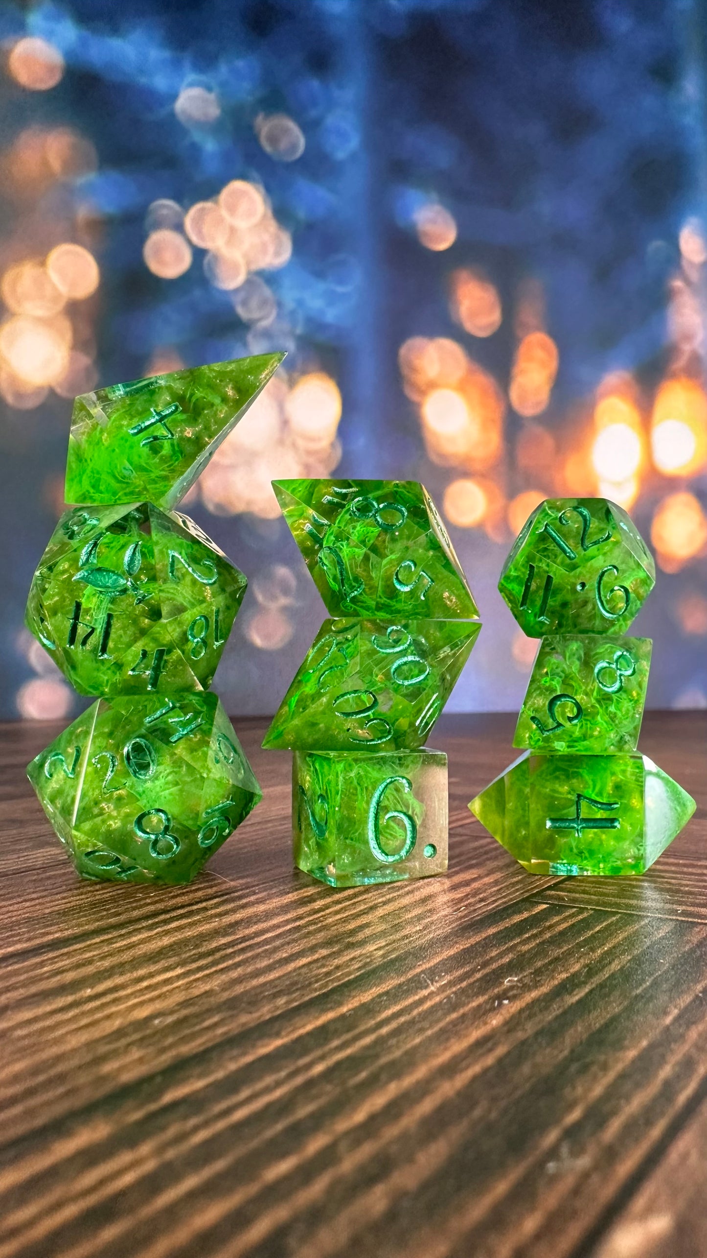 Mirthroot- 8 piece polyhedral dice set