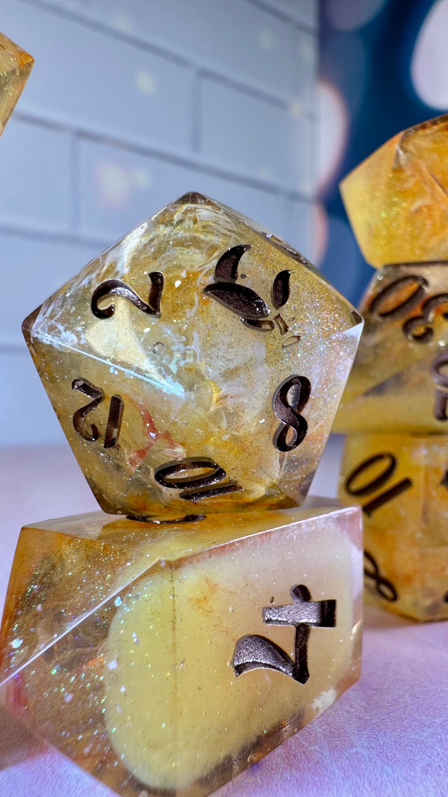 Yord Fandar- 8 piece polyhedral dice set (Large)