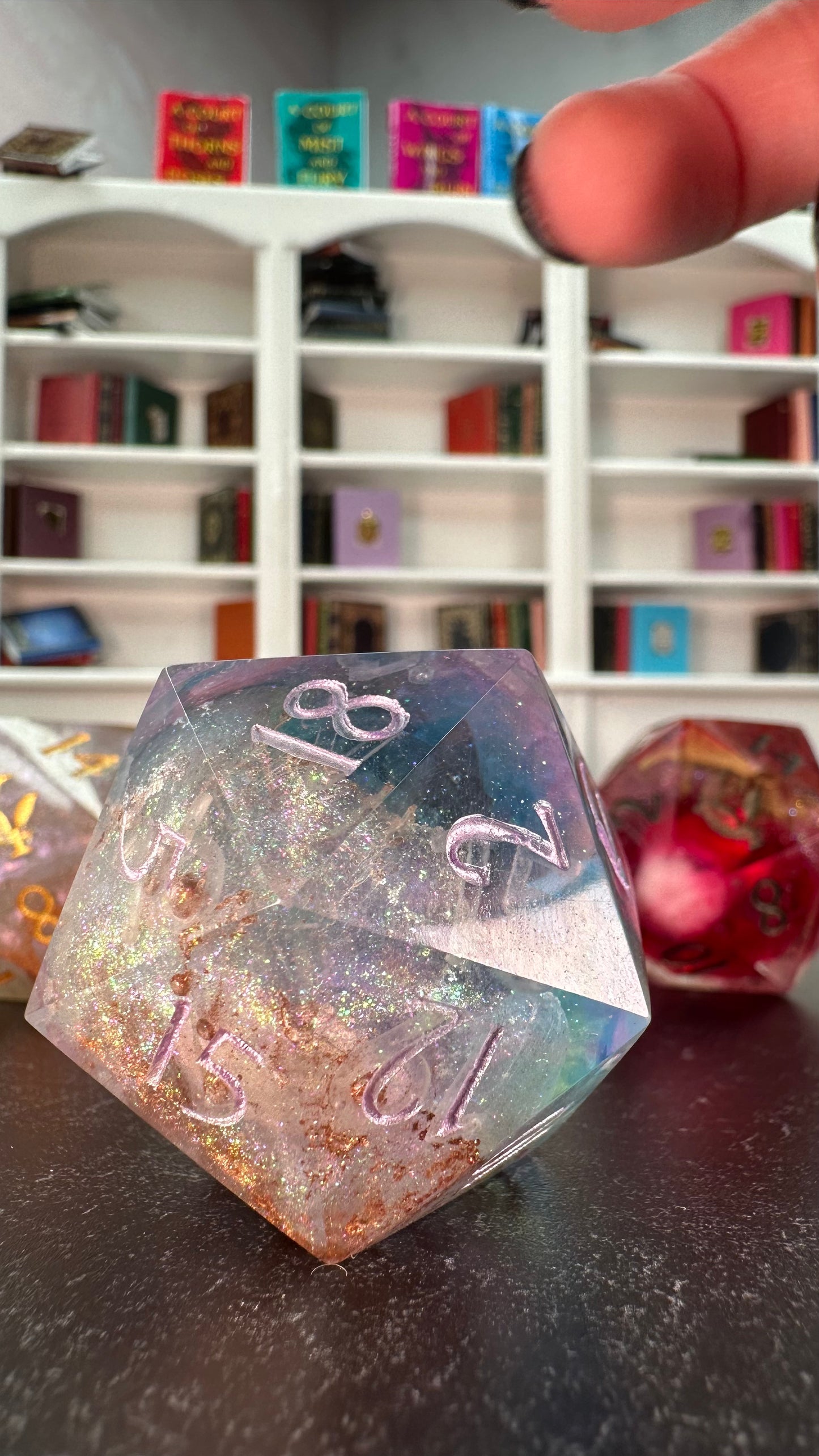 Velaris- 40 MM Logo d20 Chonk