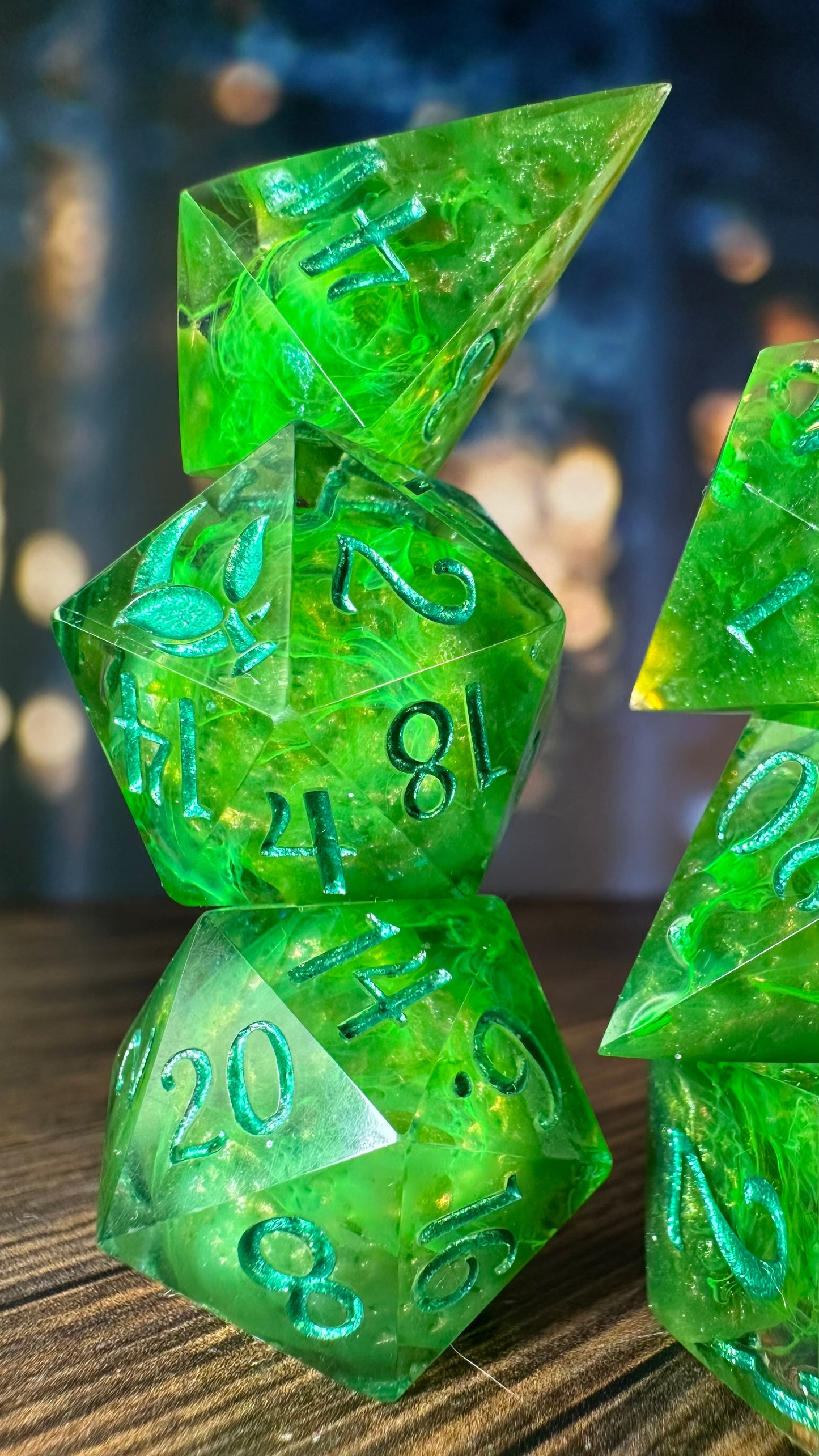 Mirthroot- 8 piece polyhedral dice set