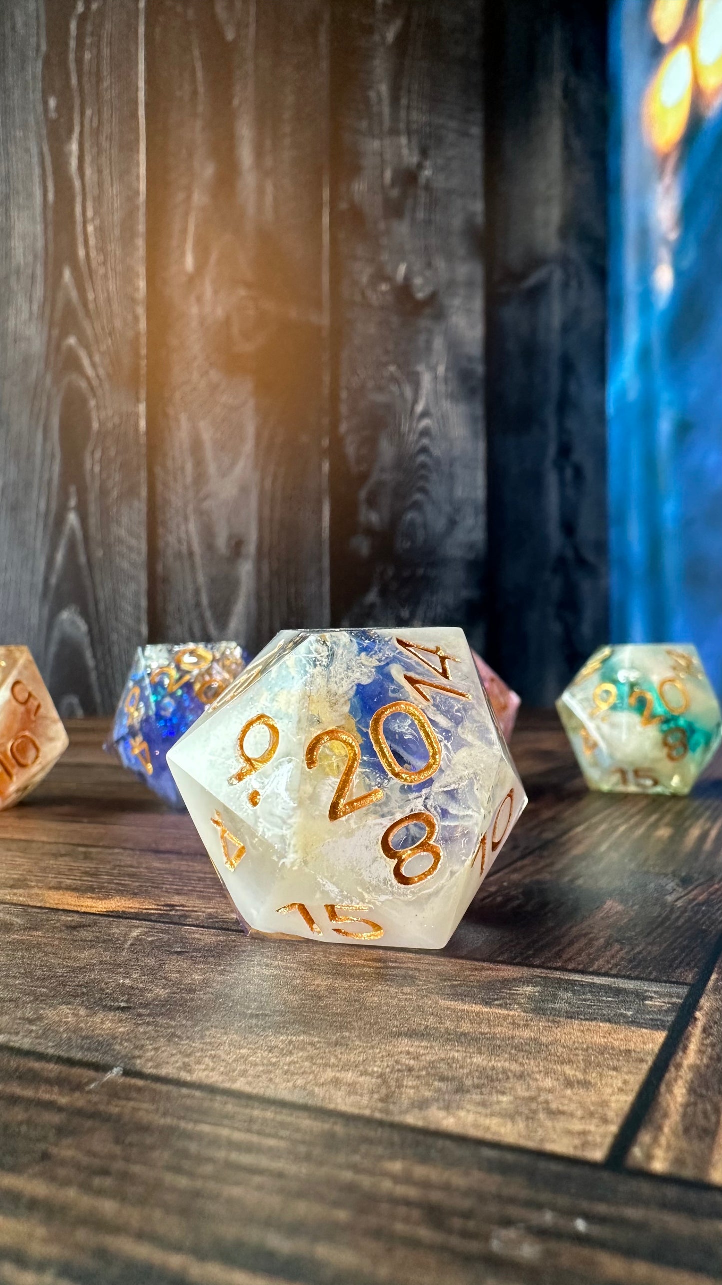 Falling In To Prythian 35mm Chonk D20