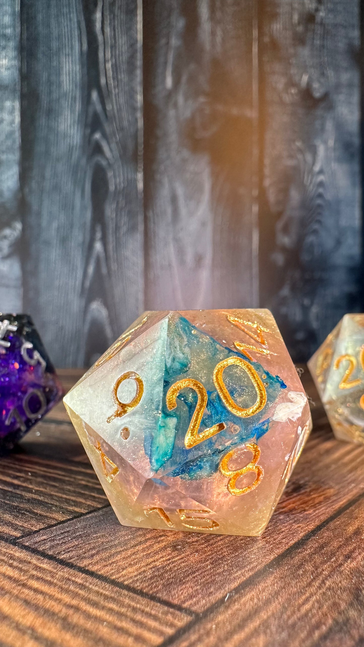 Don't Judge A Book by it's cover- 35mm Chonk D20
