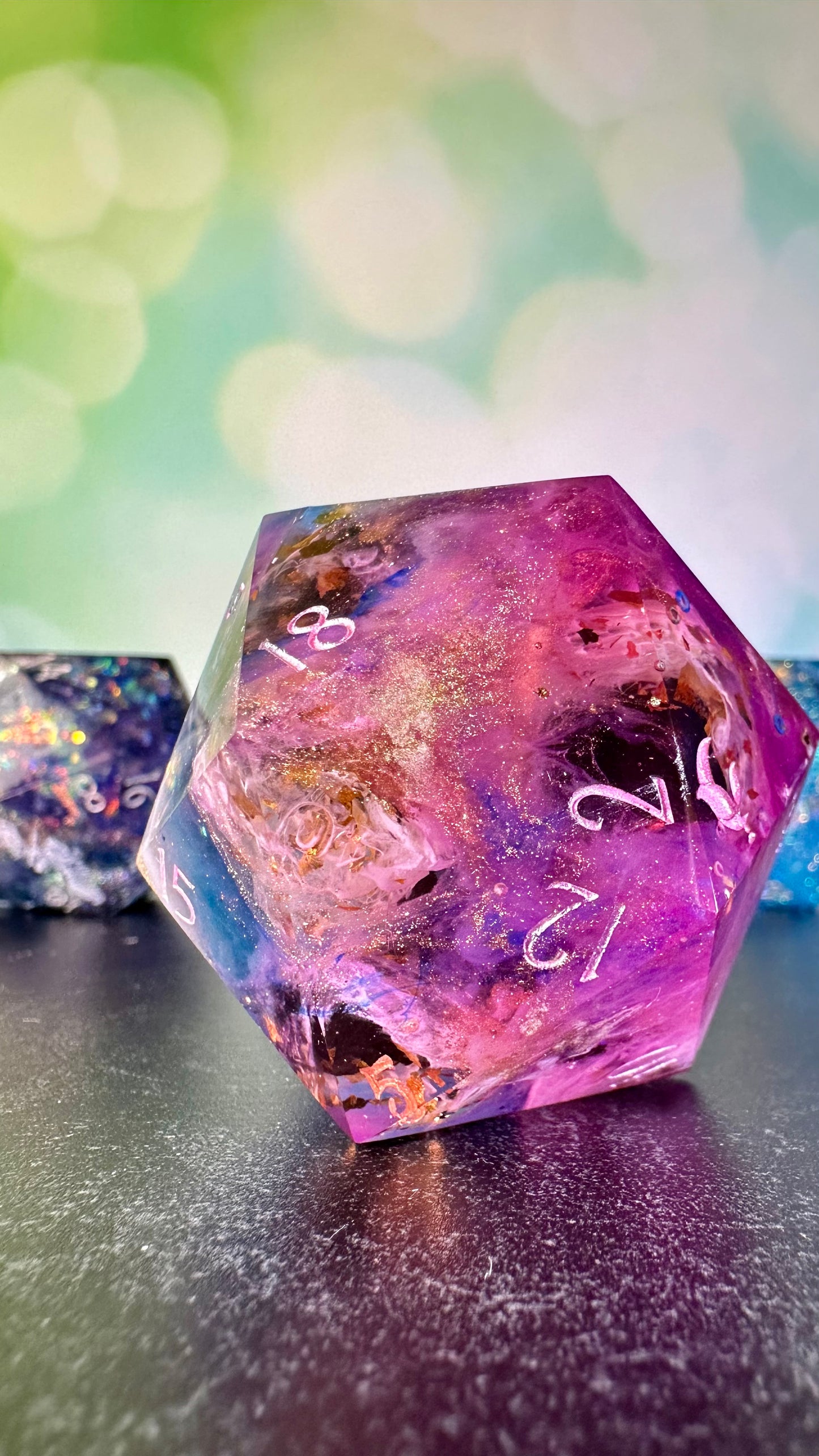 She's My Mate 60 MM Logo d20 Paperweight Chonk (Beta) Pobody's Nerfect