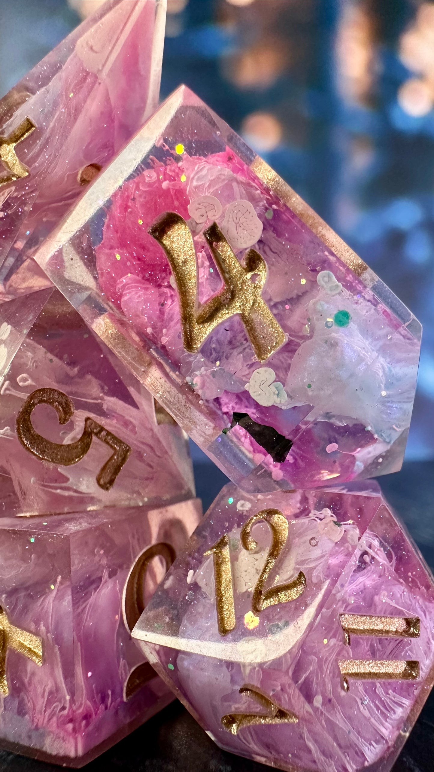 Galinda’s Arrival at Shiz- 8 piece polyhedral dice set (Large)