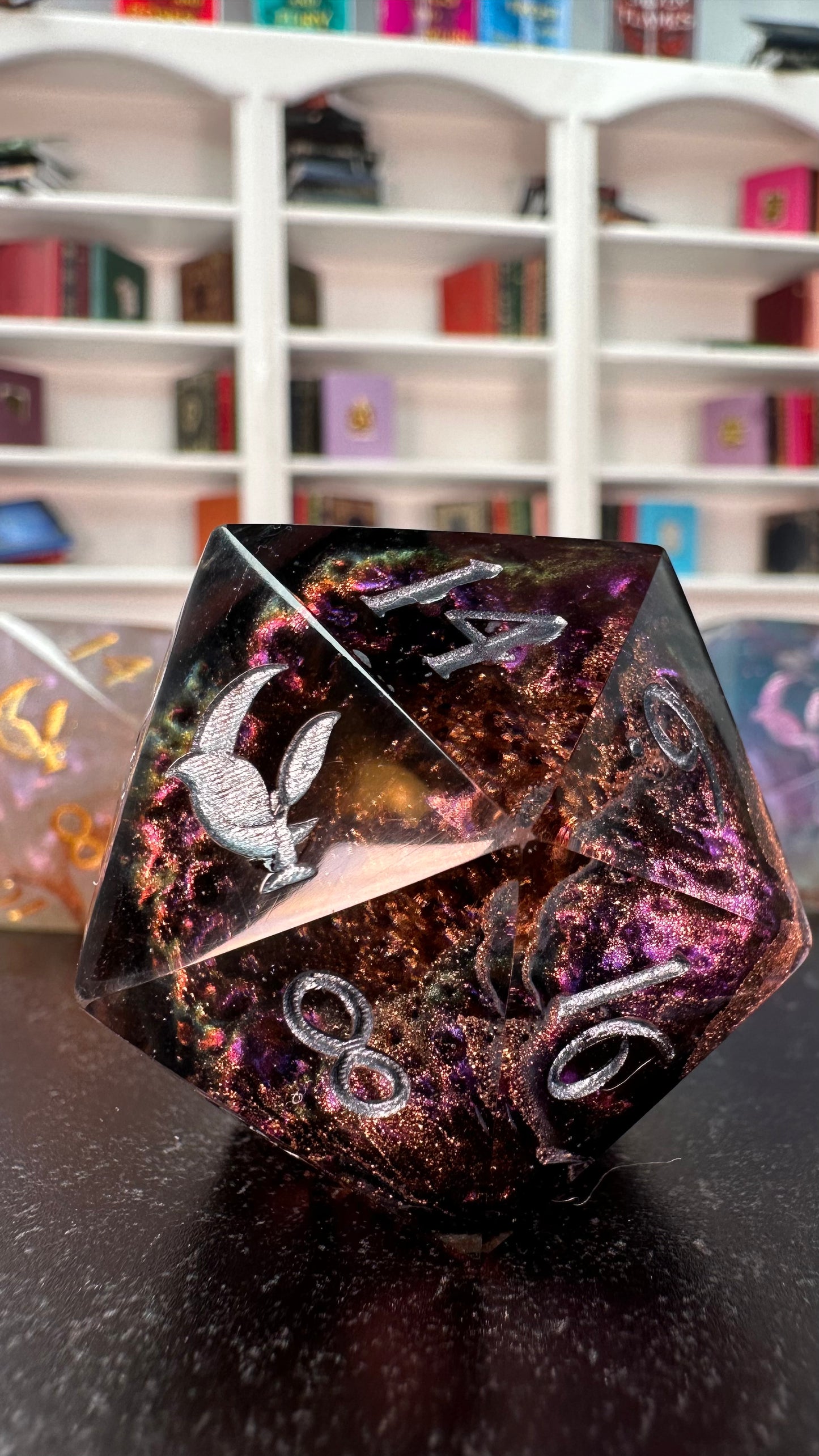 Rhysand- 40 MM Logo d20 Chonk