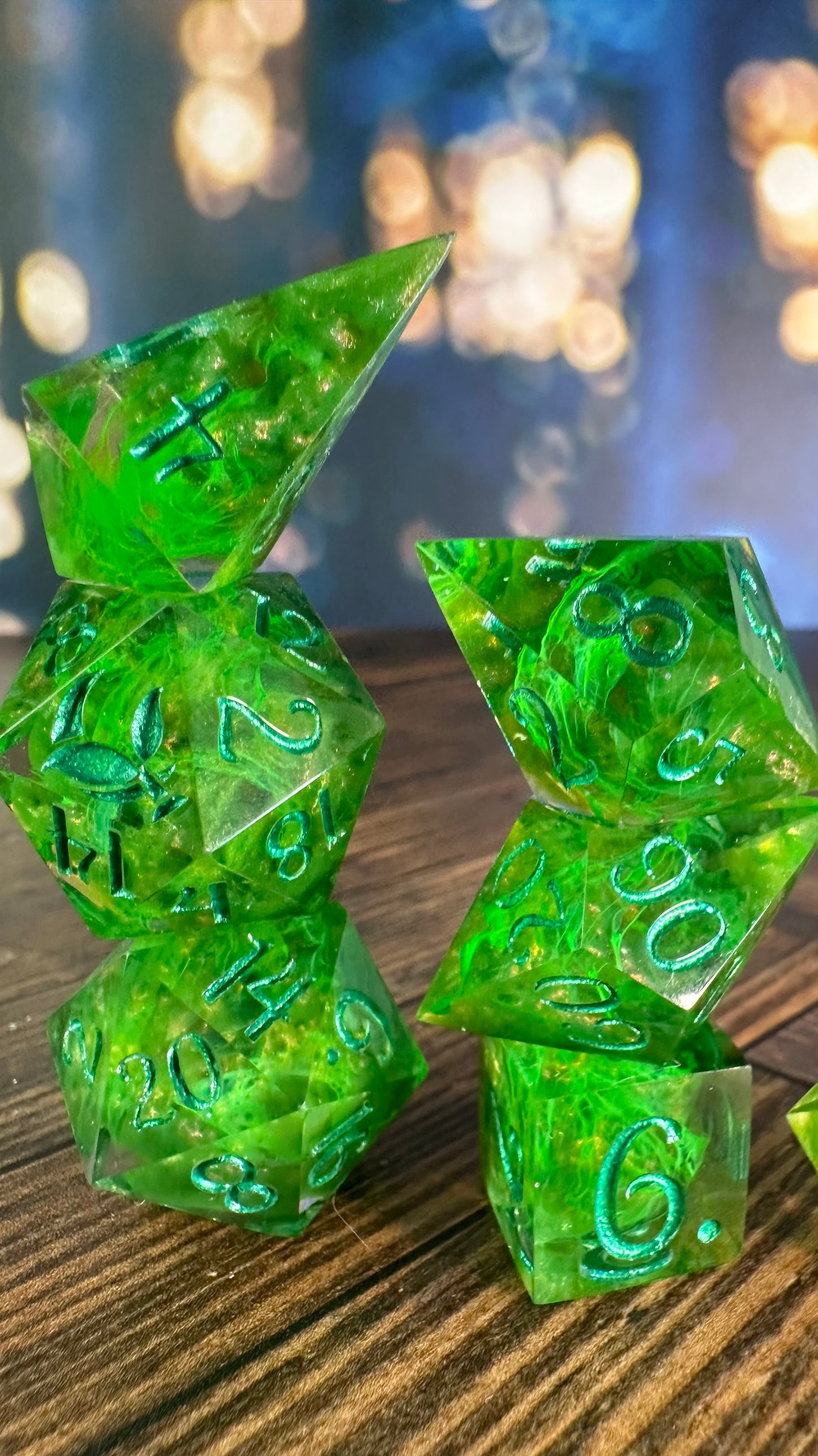 Mirthroot- 8 piece polyhedral dice set
