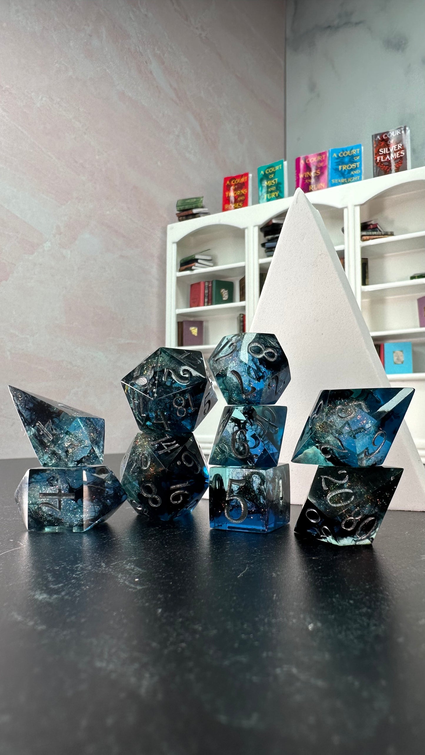 Nesta's Battle- 8 piece polyhedral dice set