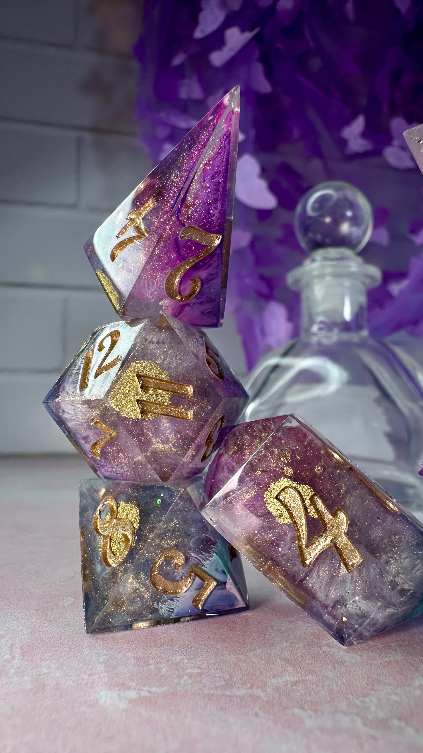 "I am your Venus" 8 piece polyhedral dice set (Large) (Beta) Pobody's Nerfect