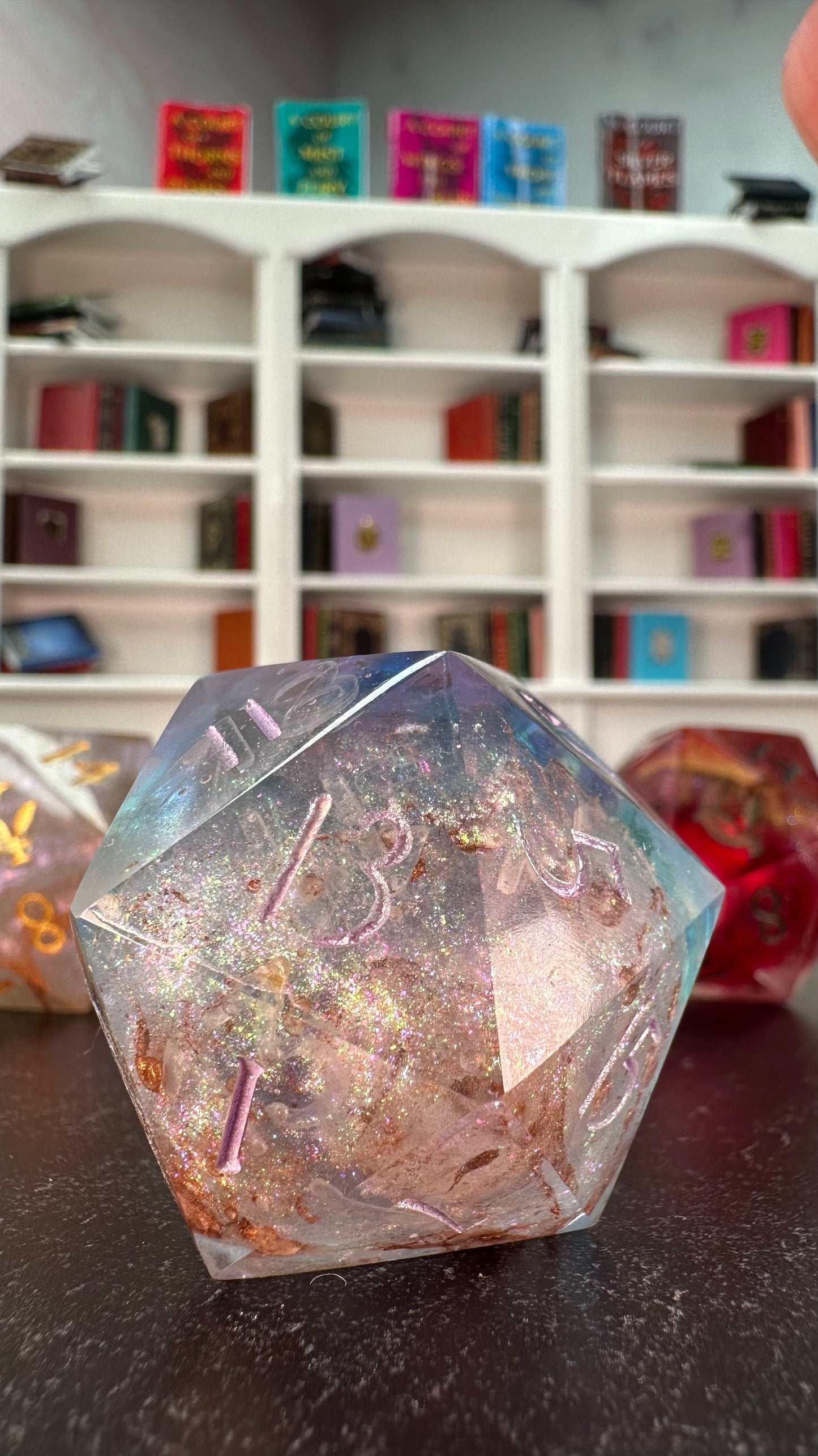 Velaris- 40 MM Logo d20 Chonk