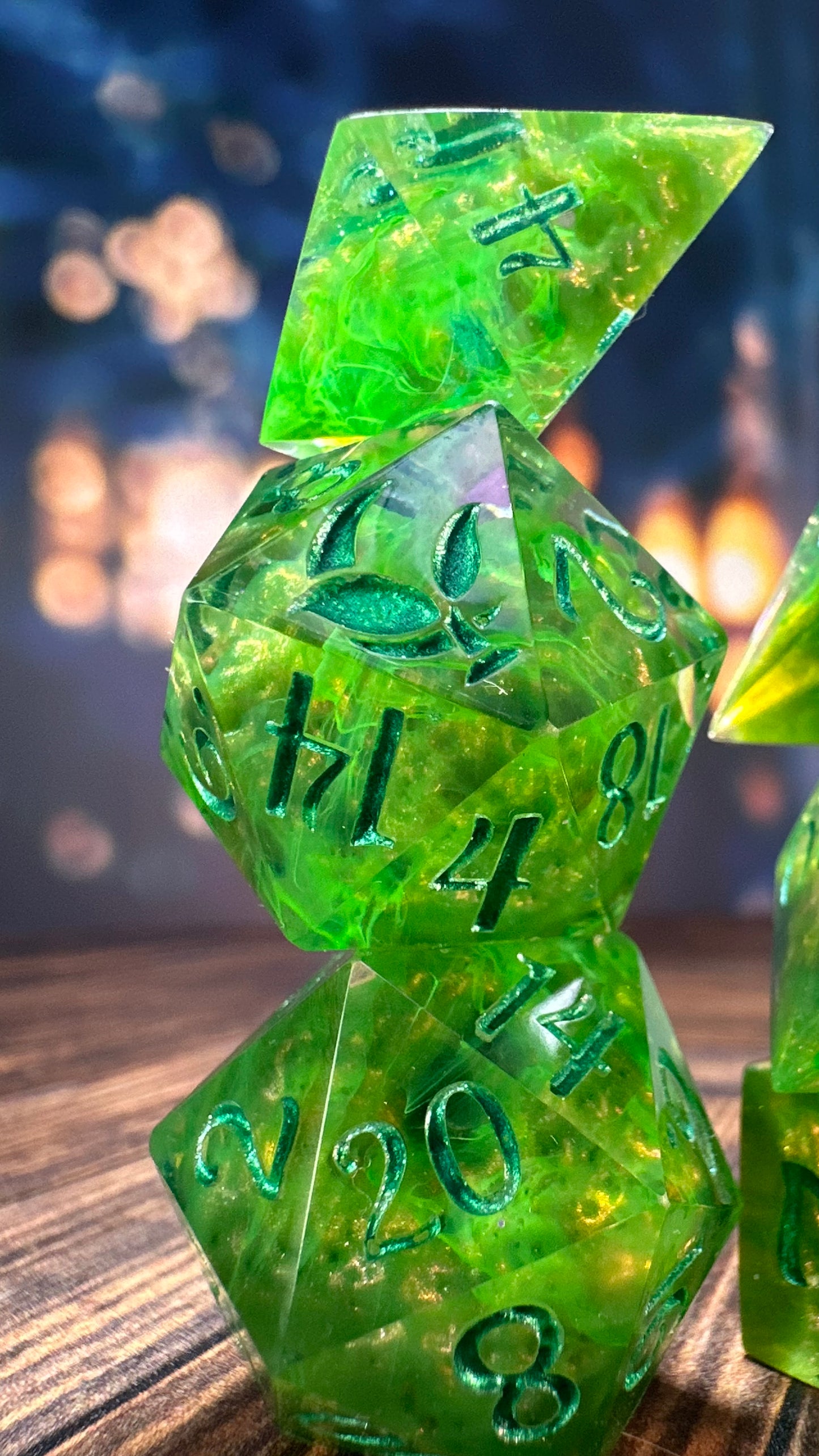 Mirthroot- 8 piece polyhedral dice set