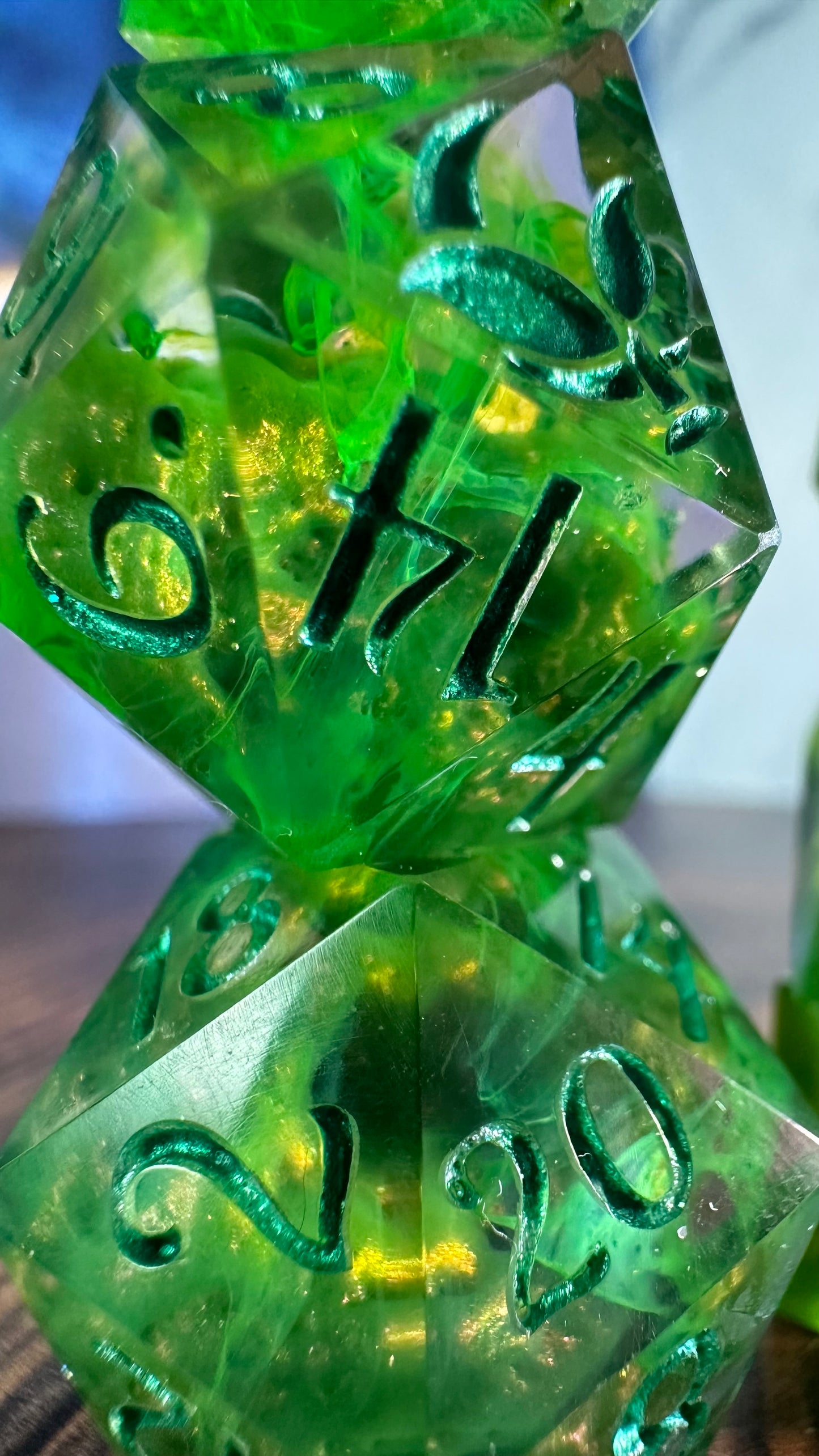Mirthroot- 8 piece polyhedral dice set