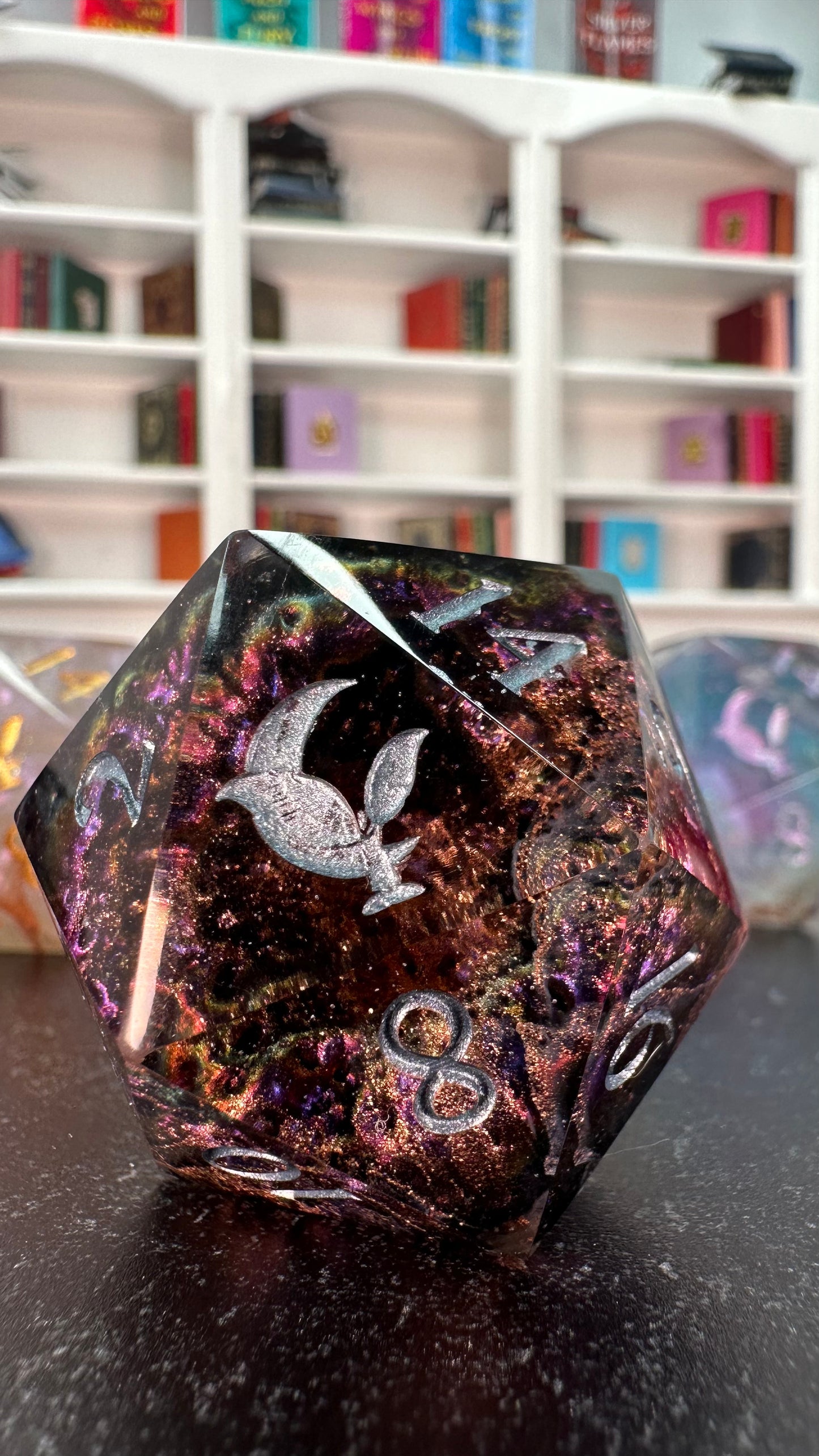 Rhysand- 40 MM Logo d20 Chonk