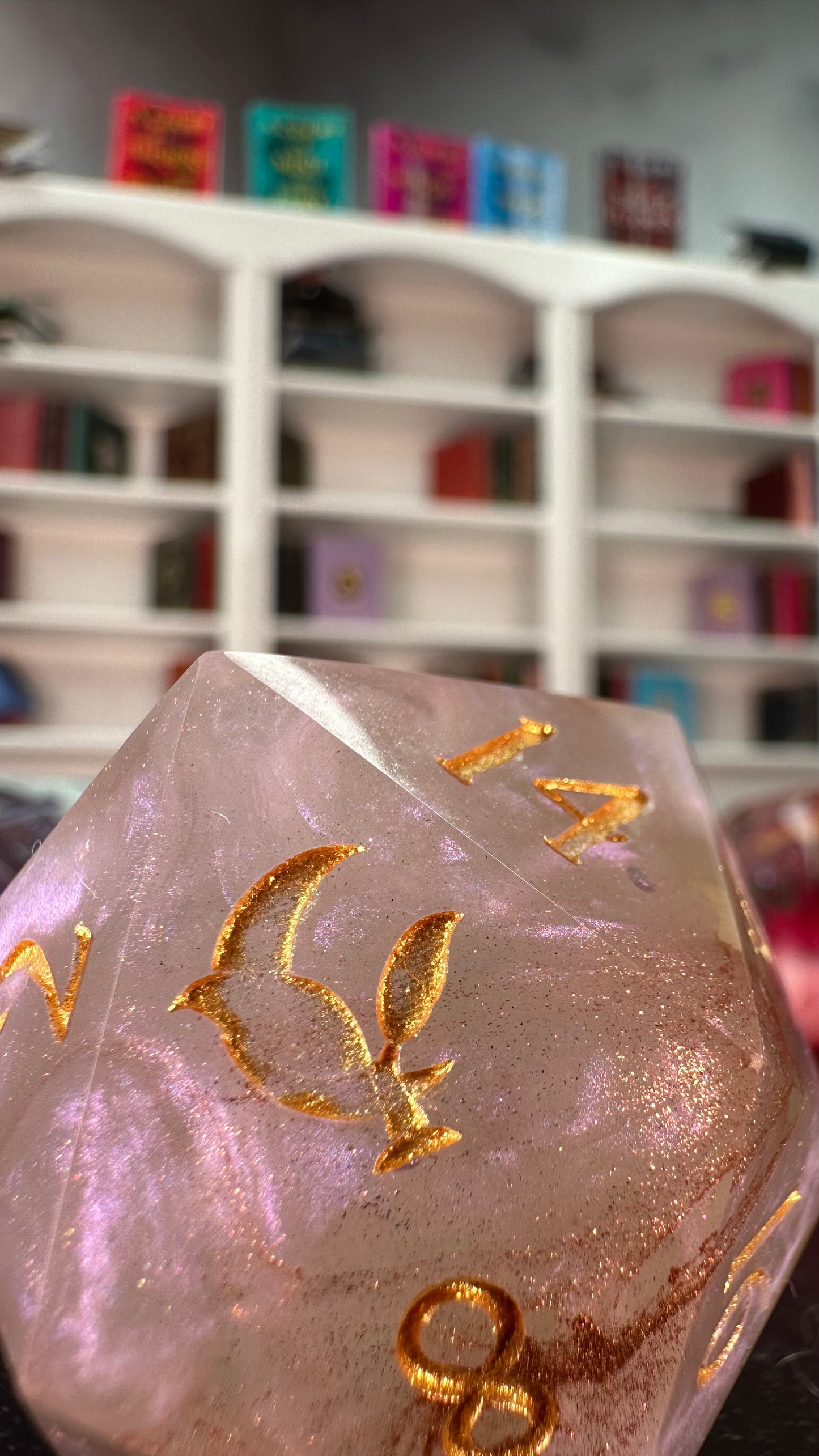 Helios- 40 MM Logo d20 Chonk
