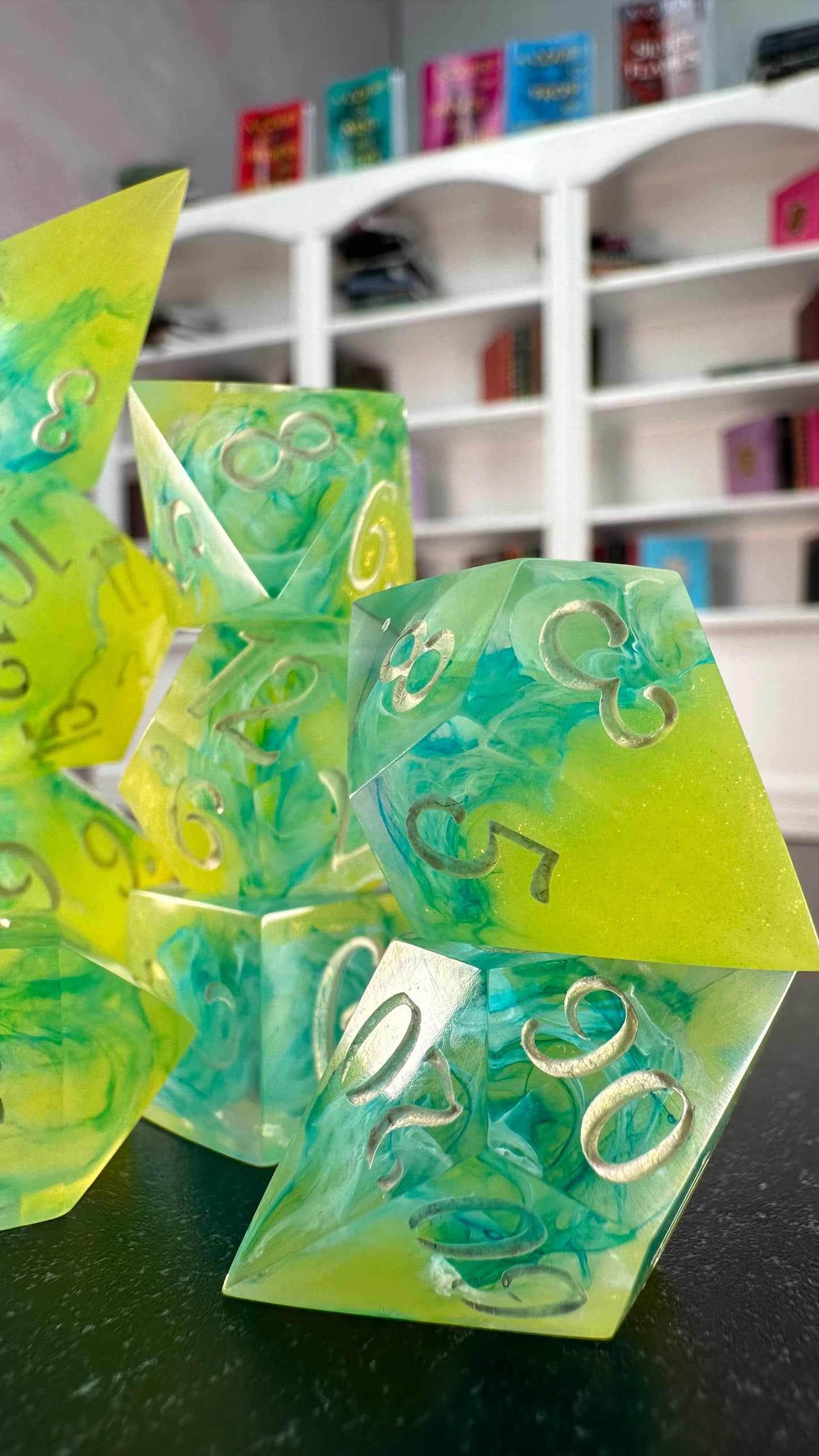 Varian- 8 piece polyhedral dice set