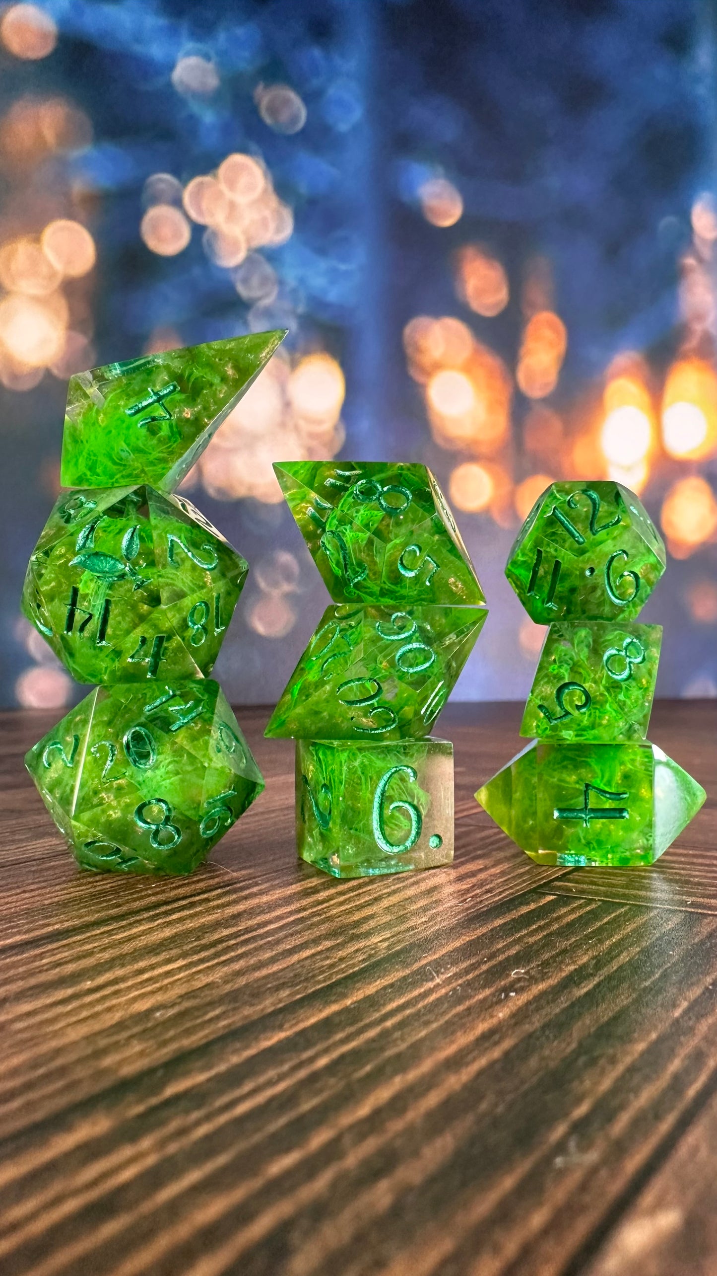 Mirthroot- 8 piece polyhedral dice set