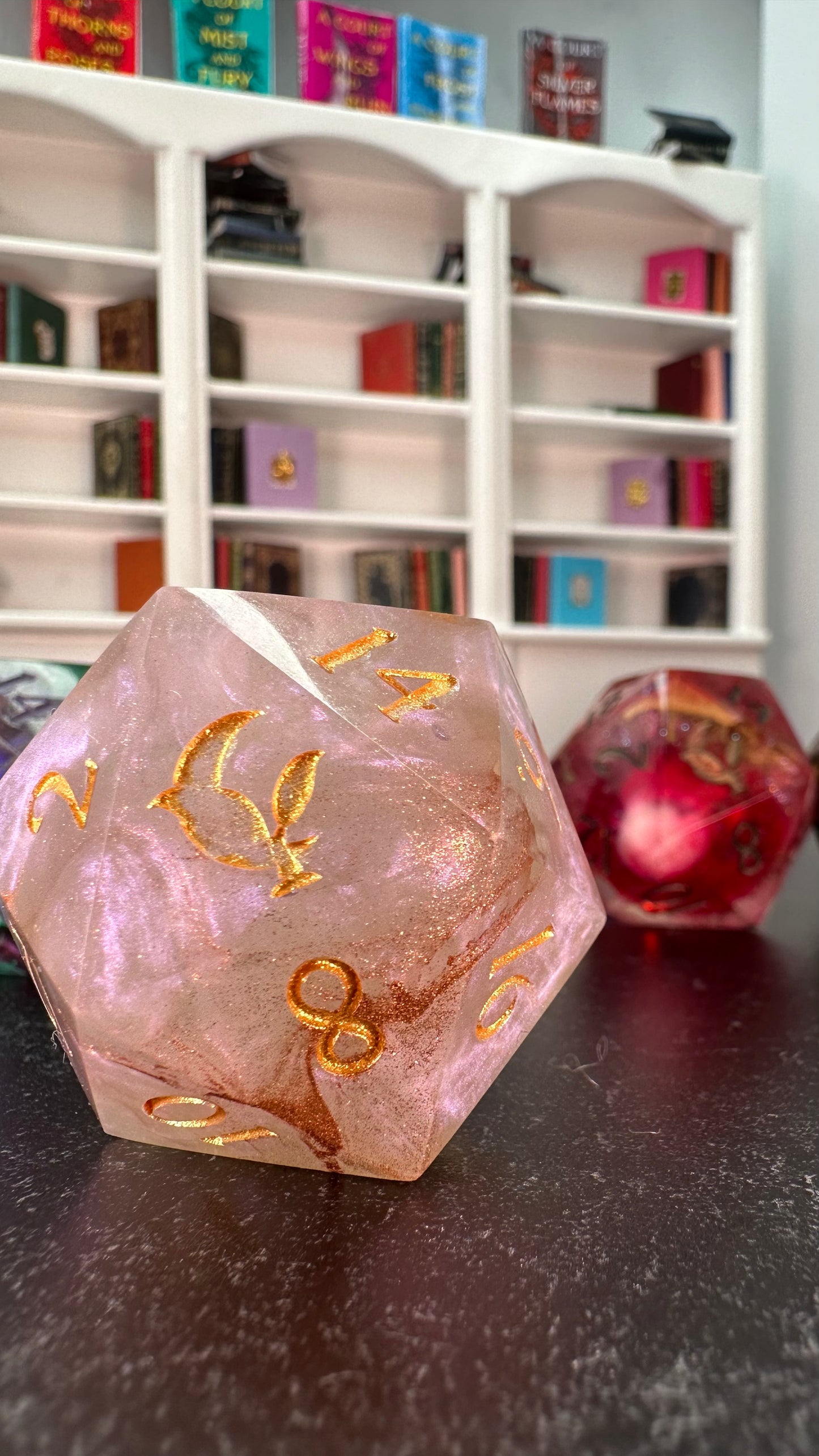 Helios- 40 MM Logo d20 Chonk