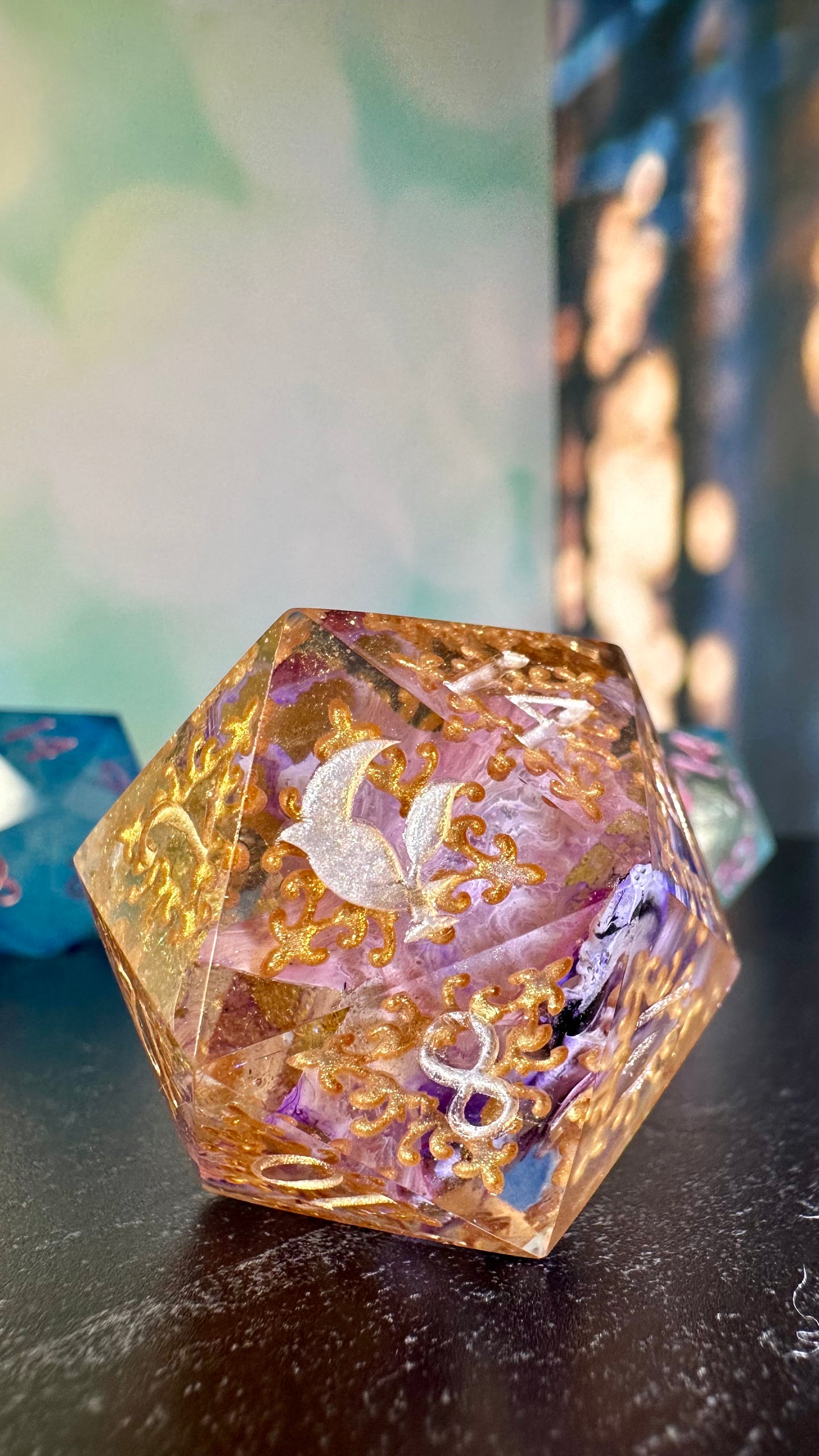 Art Scraps- 40 MM Logo d20 Chonk