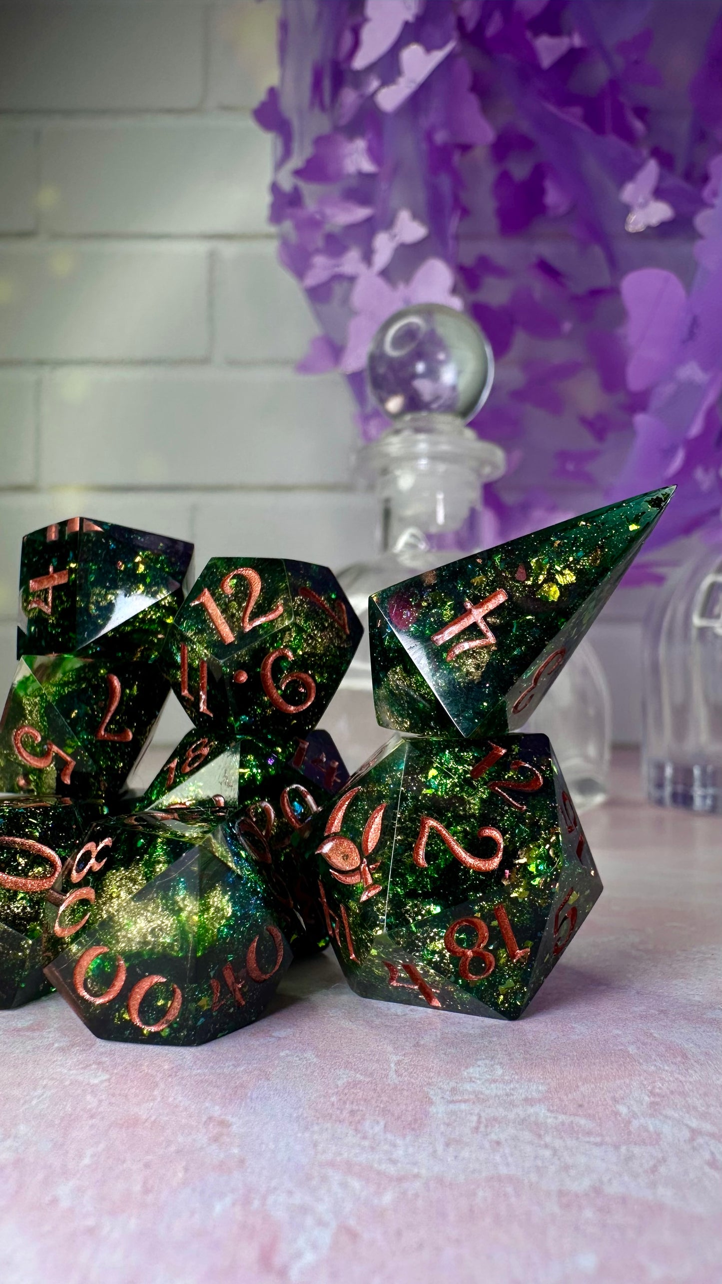 The New Penelope Featherington- 8 piece polyhedral dice set