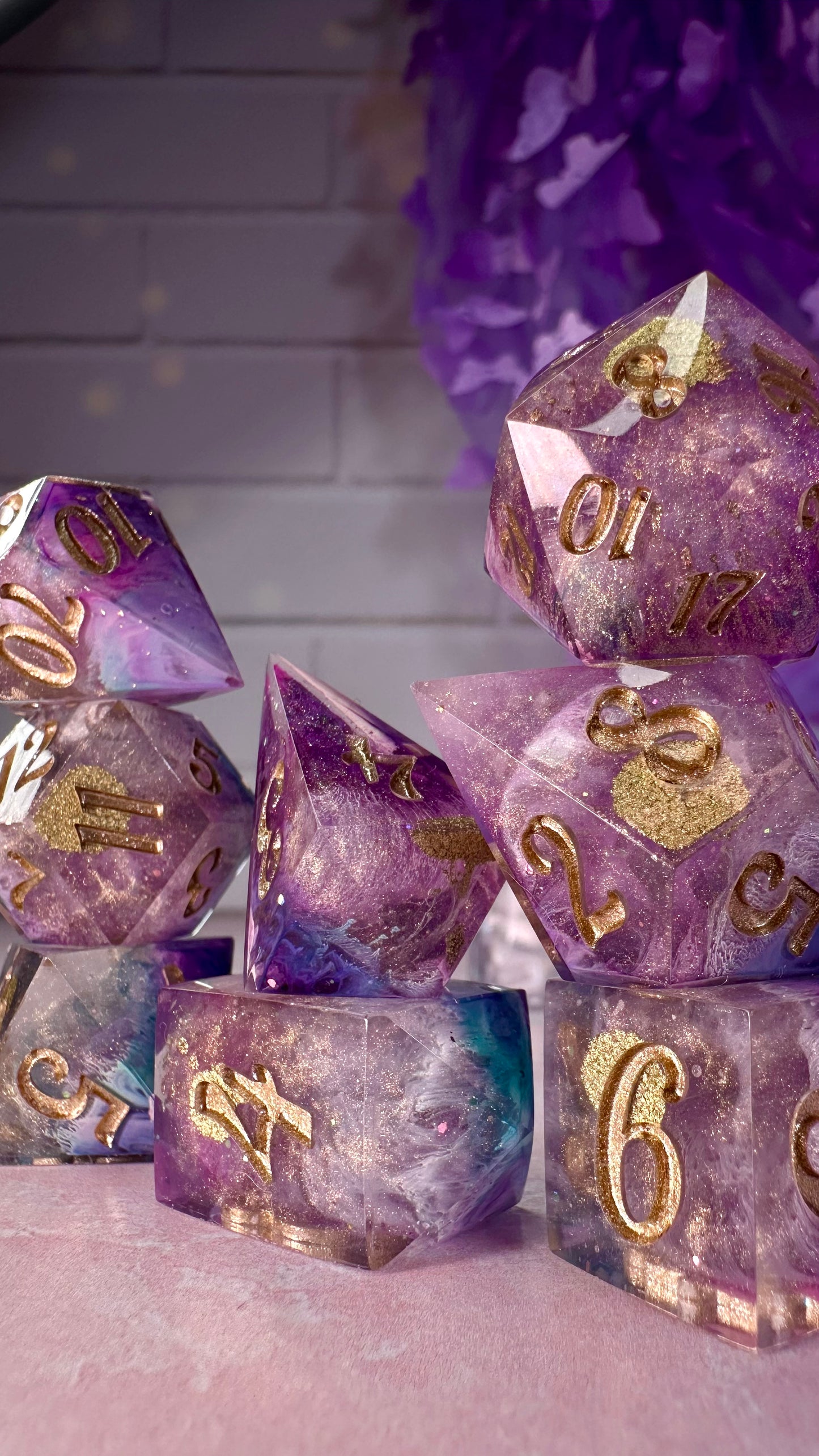 "I am your Venus" 8 piece polyhedral dice set (Large) (Beta) Pobody's Nerfect