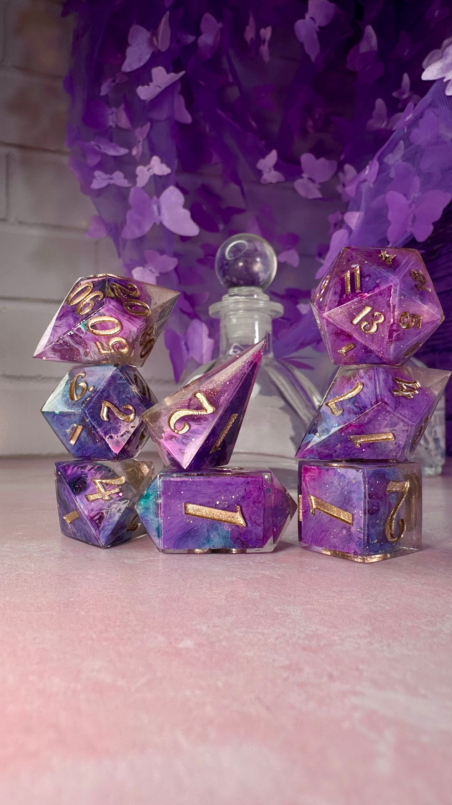 "I am your Venus" 8 piece polyhedral dice set (Large) (Beta) Pobody's Nerfect