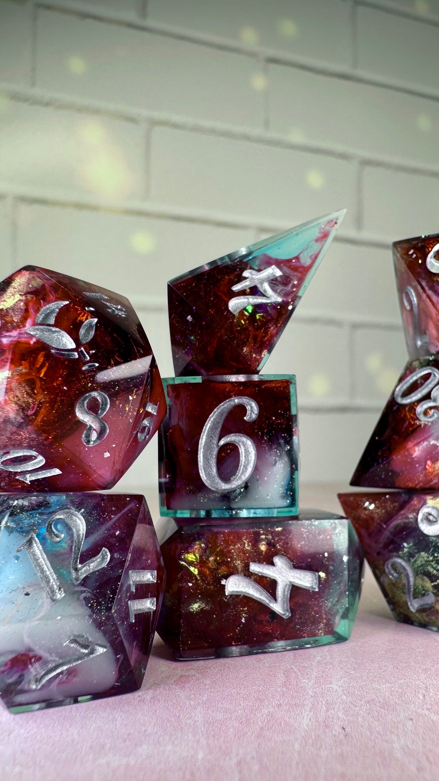 Kyber Bleed -8 piece polyhedral dice set (Large)