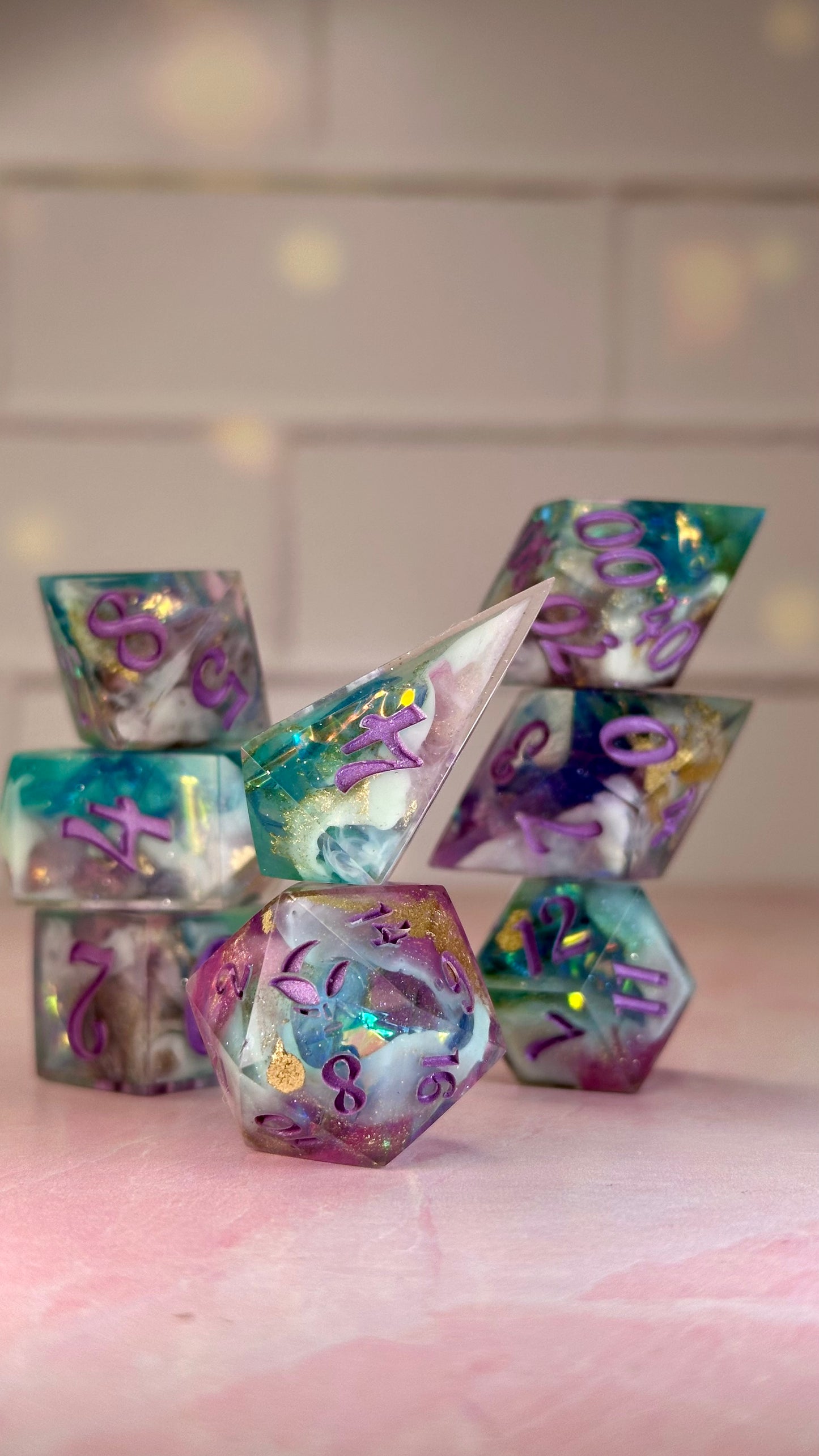 Lark-8 piece polyhedral dice set (Large)
