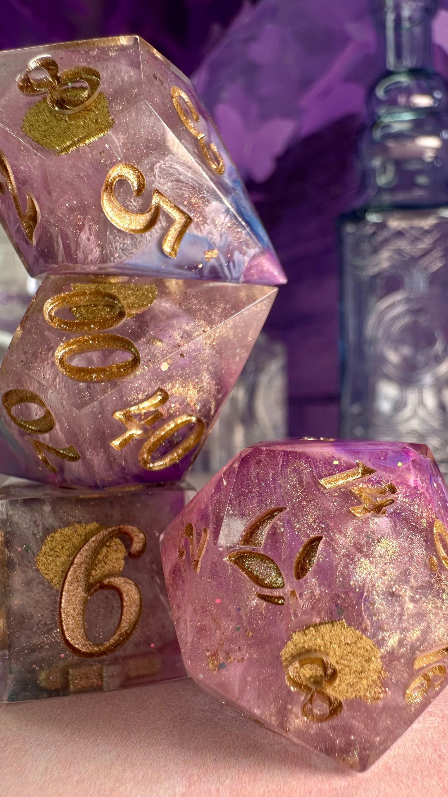 "I am your Venus" 8 piece polyhedral dice set (Large) (Beta) Pobody's Nerfect