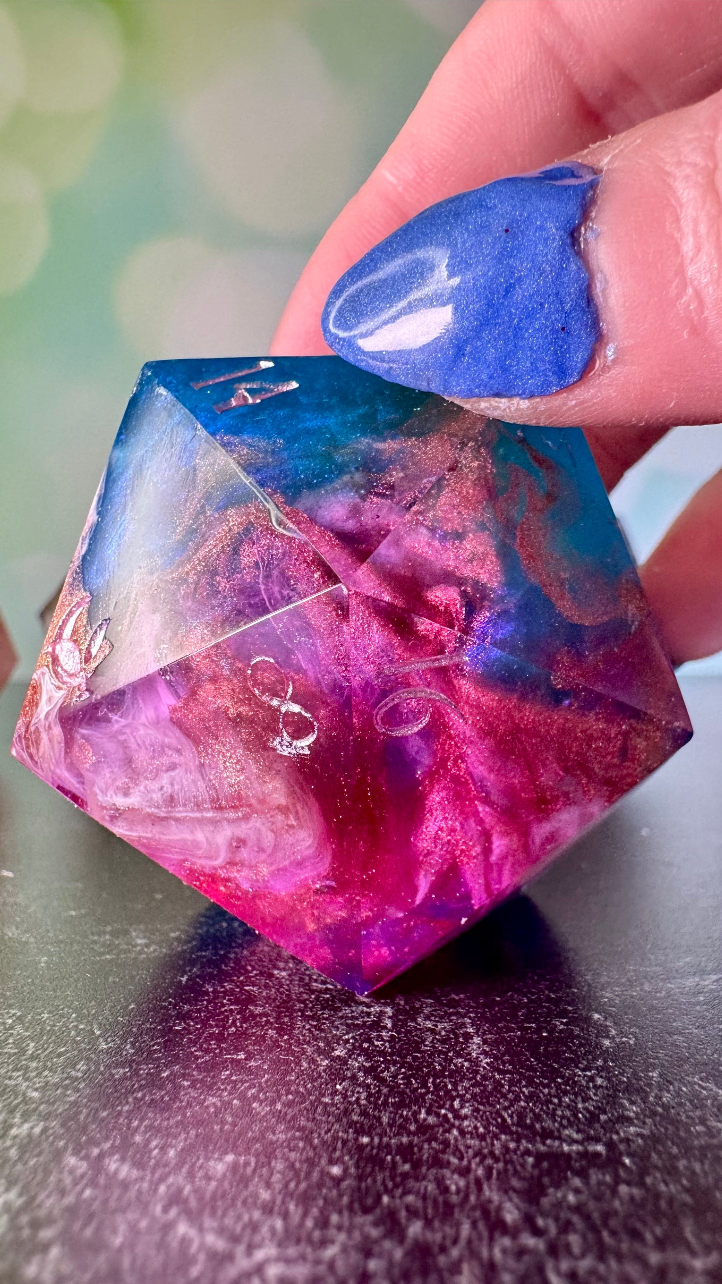 Lore and Love 60 MM Logo d20 Paperweight Chonk (Beta) Pobody's Nerfect