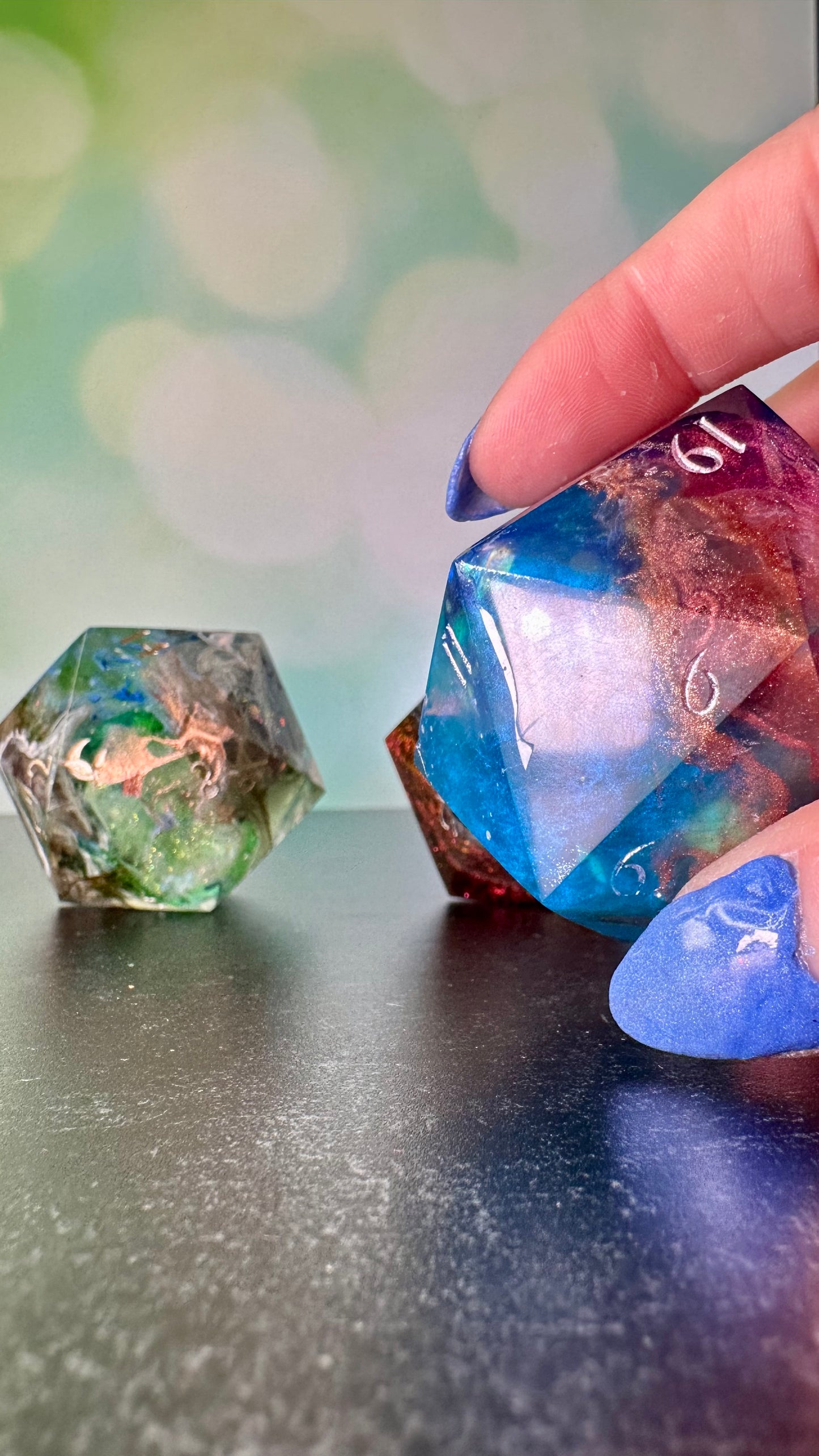 Lore and Love 60 MM Logo d20 Paperweight Chonk (Beta) Pobody's Nerfect