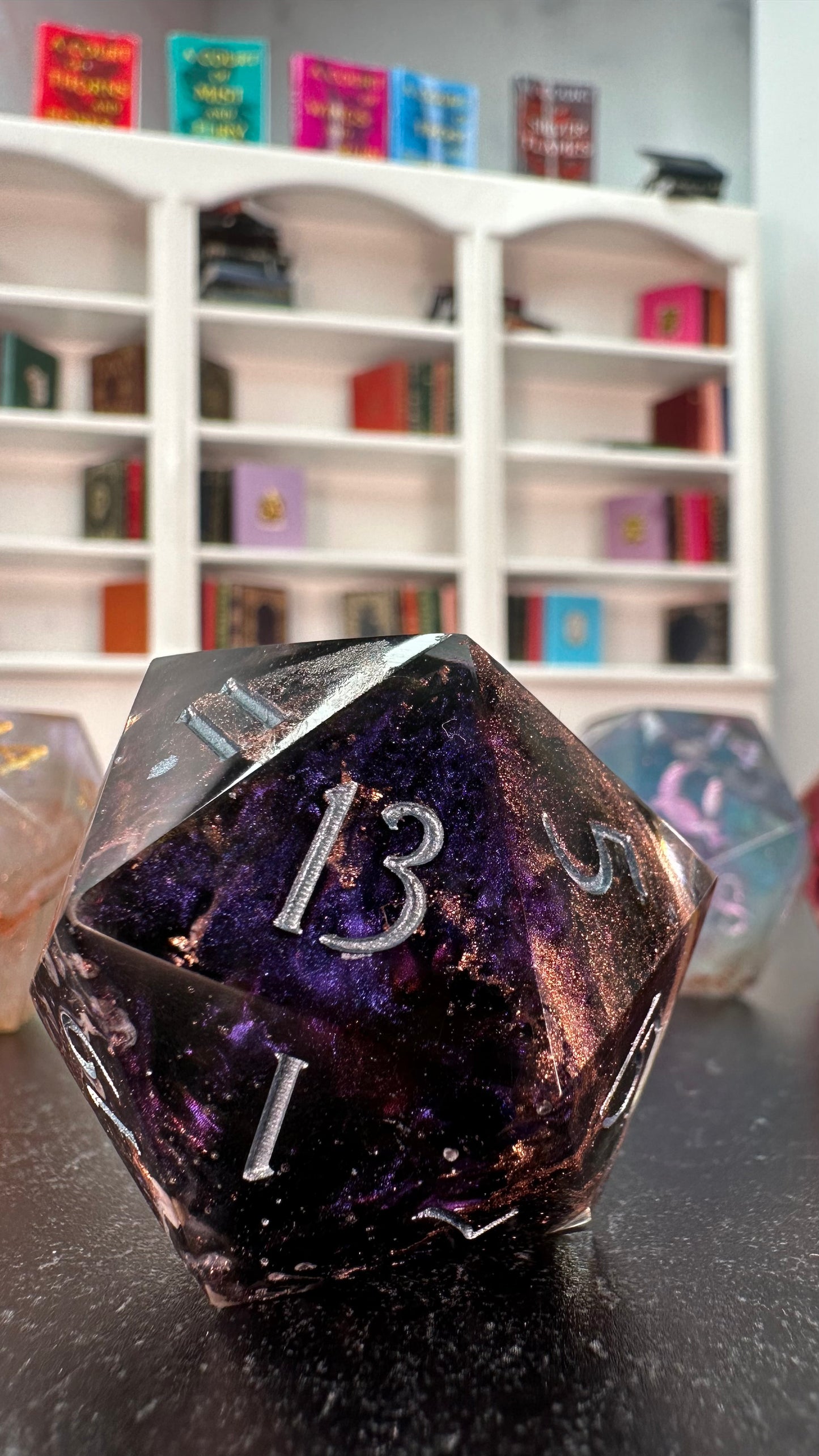 Rhysand- 40 MM Logo d20 Chonk