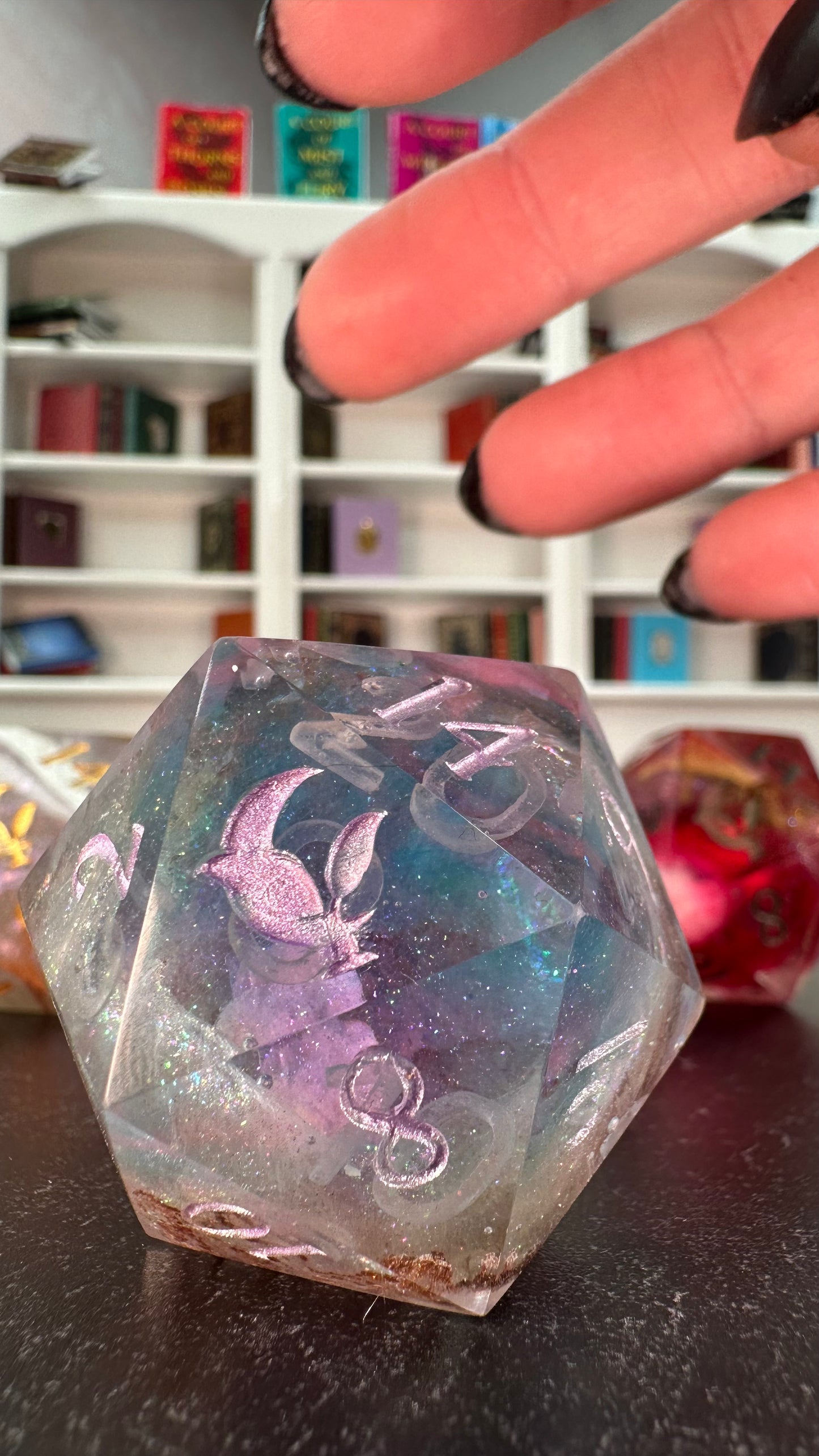 Velaris- 40 MM Logo d20 Chonk