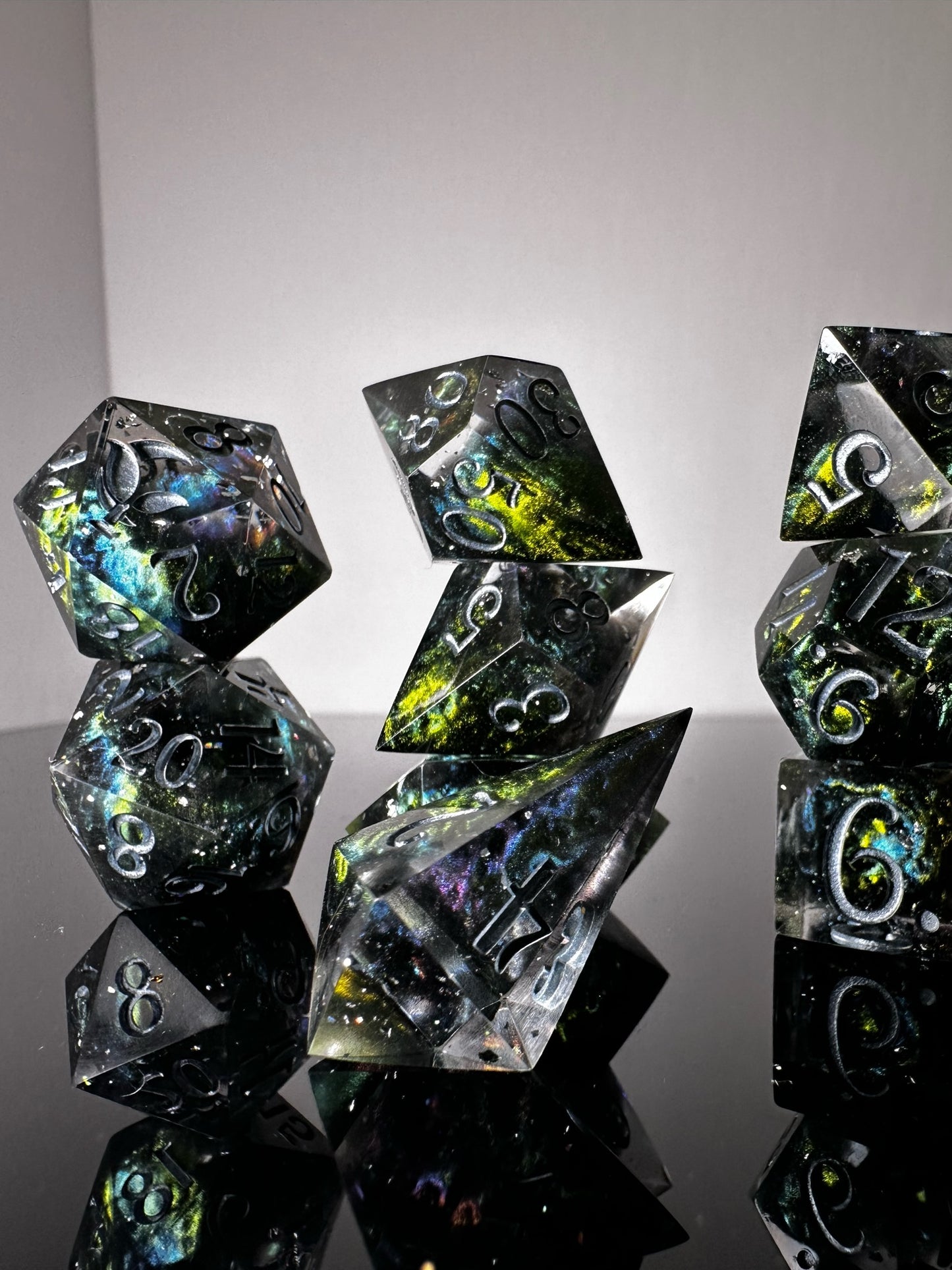 Willow-8 piece polyhedral dice set