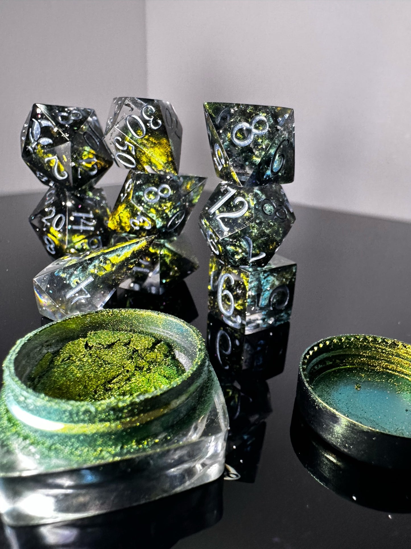 Willow-8 piece polyhedral dice set