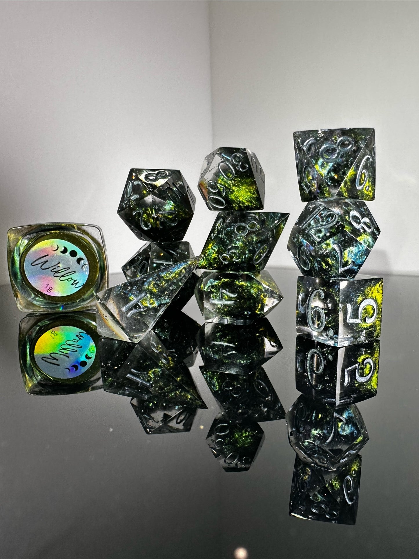 Willow-8 piece polyhedral dice set