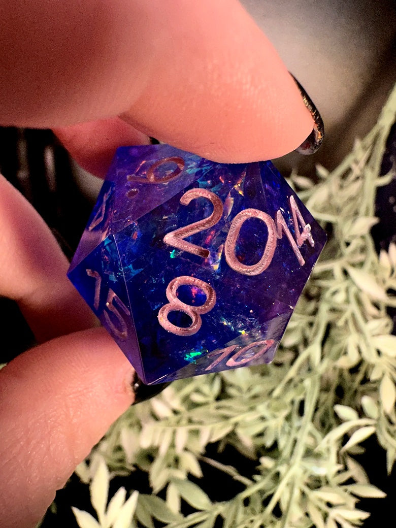 Violet Refraction D20 Chonk