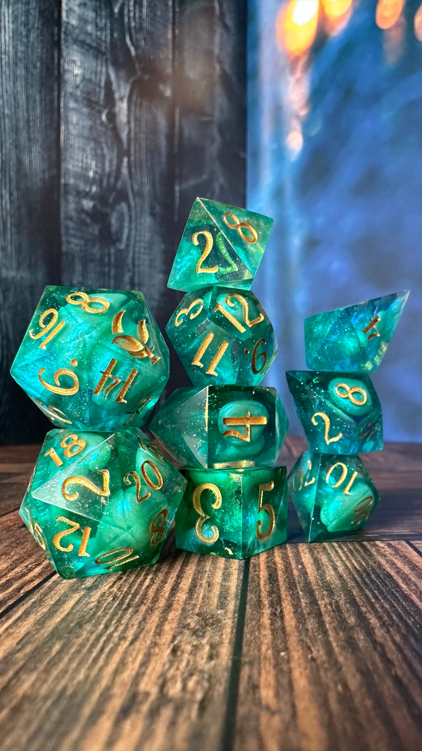 Tharion- 8 piece polyhedral dice set