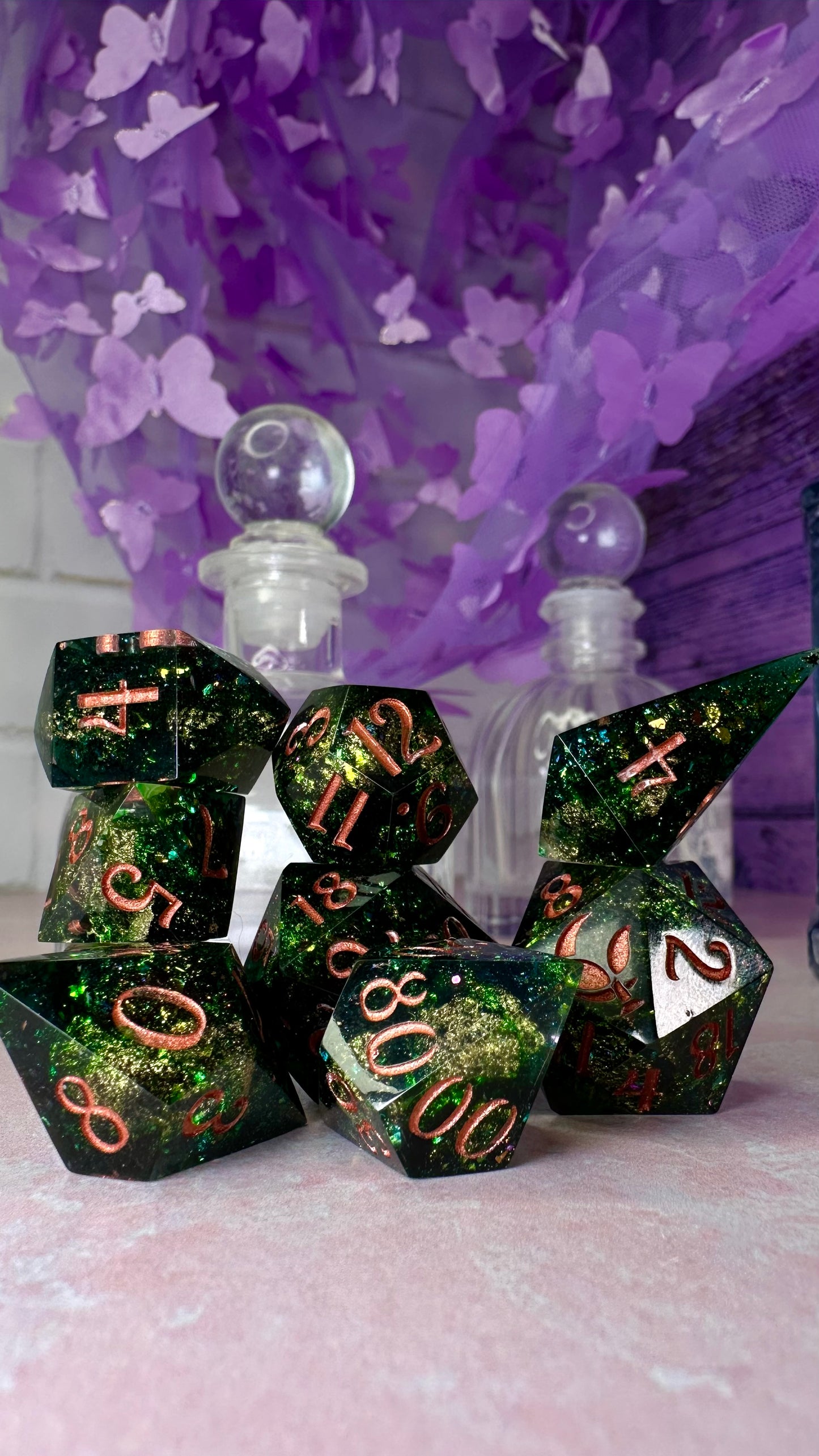 The New Penelope Featherington- 8 piece polyhedral dice set