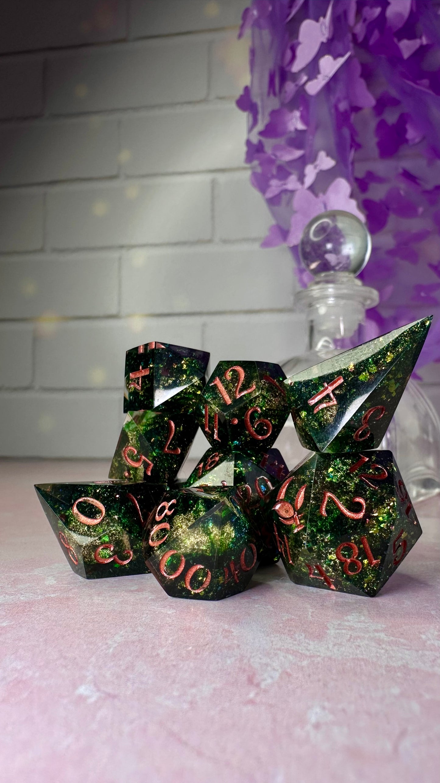 The New Penelope Featherington- 8 piece polyhedral dice set