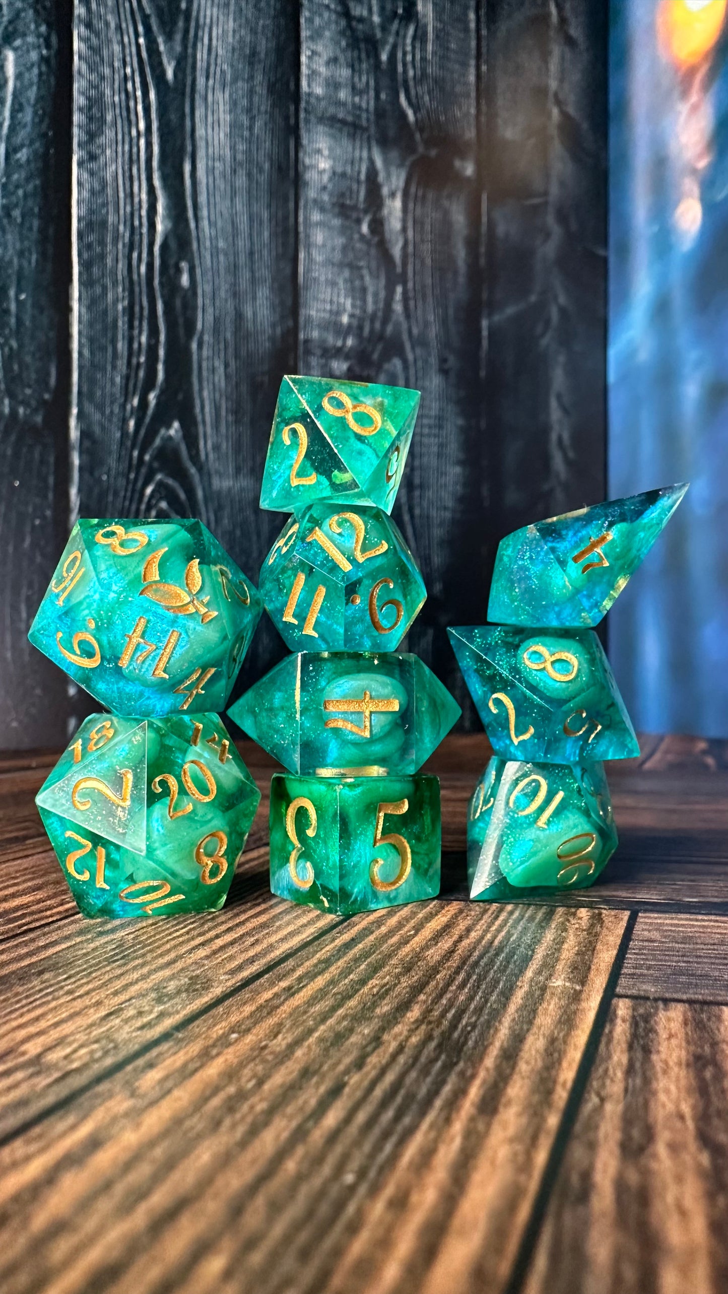 Tharion- 8 piece polyhedral dice set