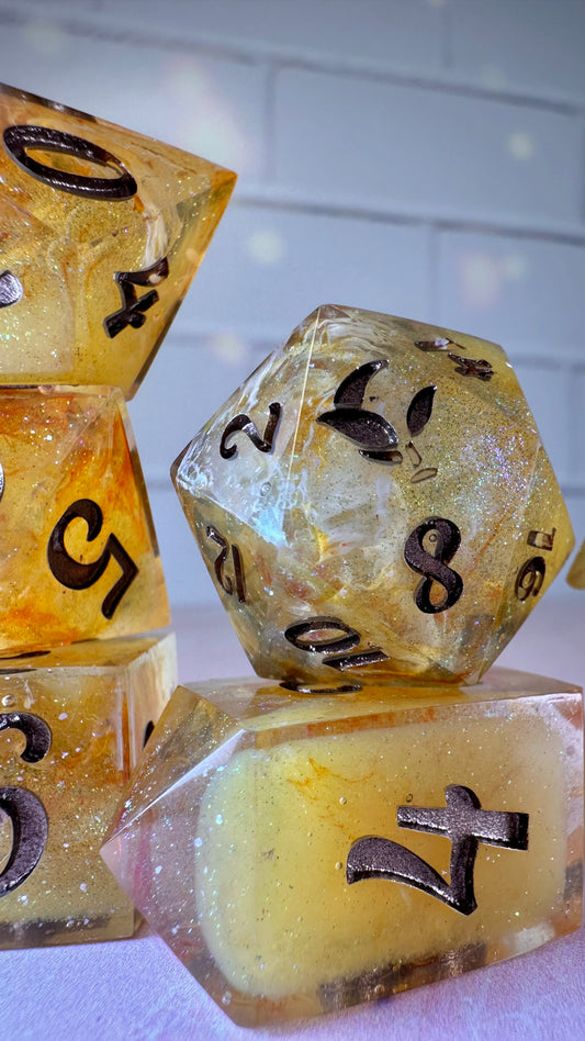 Yord Fandar- 8 piece polyhedral dice set (Large)