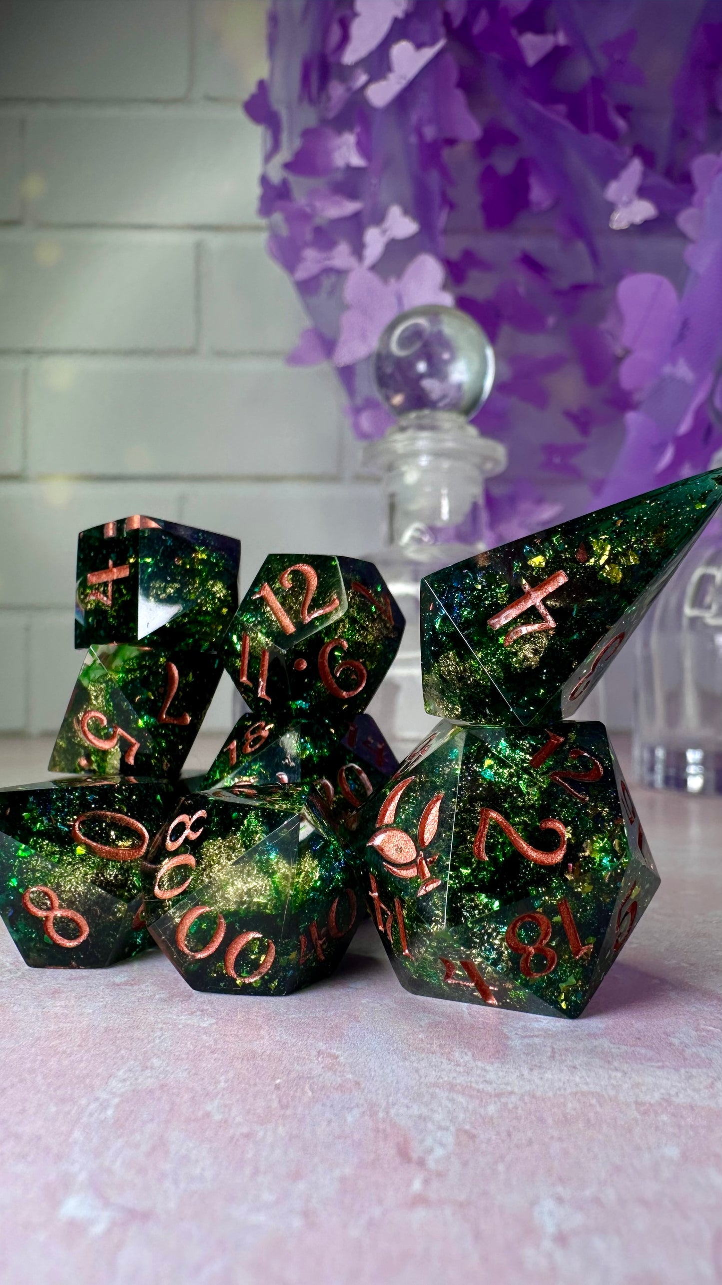 The New Penelope Featherington- 8 piece polyhedral dice set