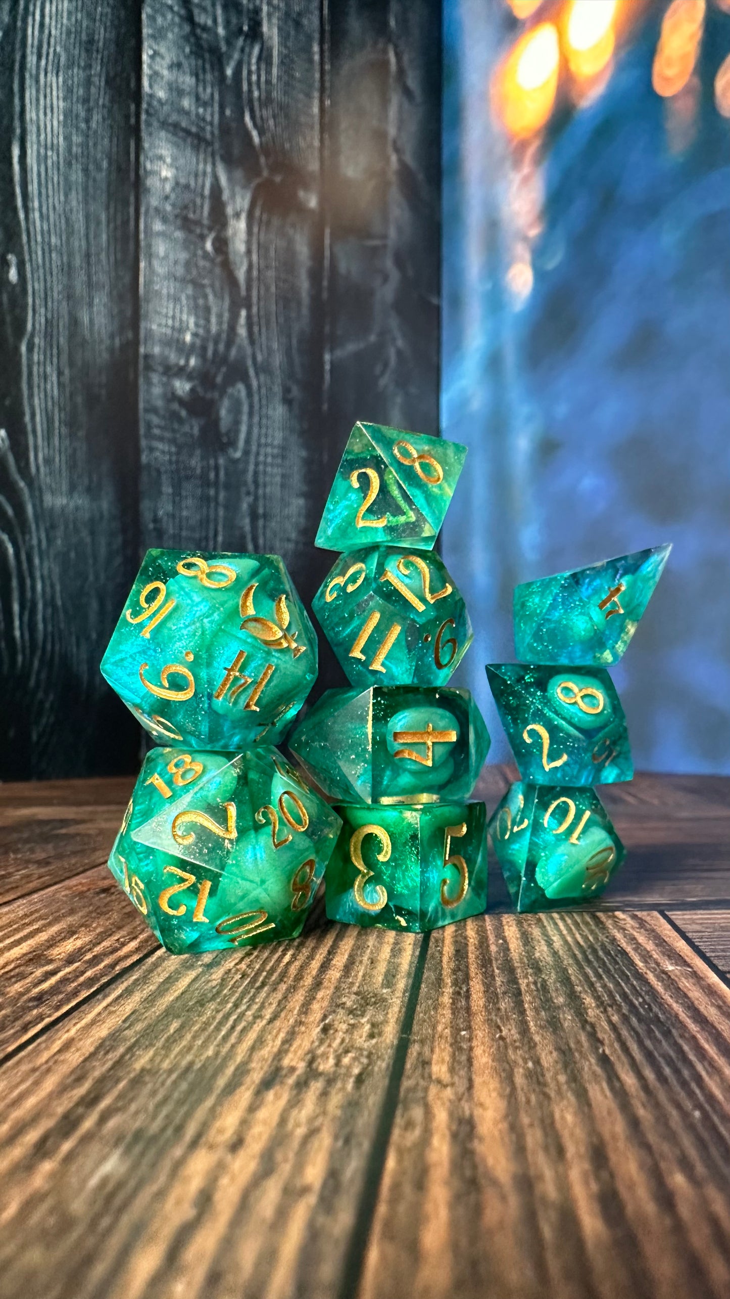 Tharion- 8 piece polyhedral dice set